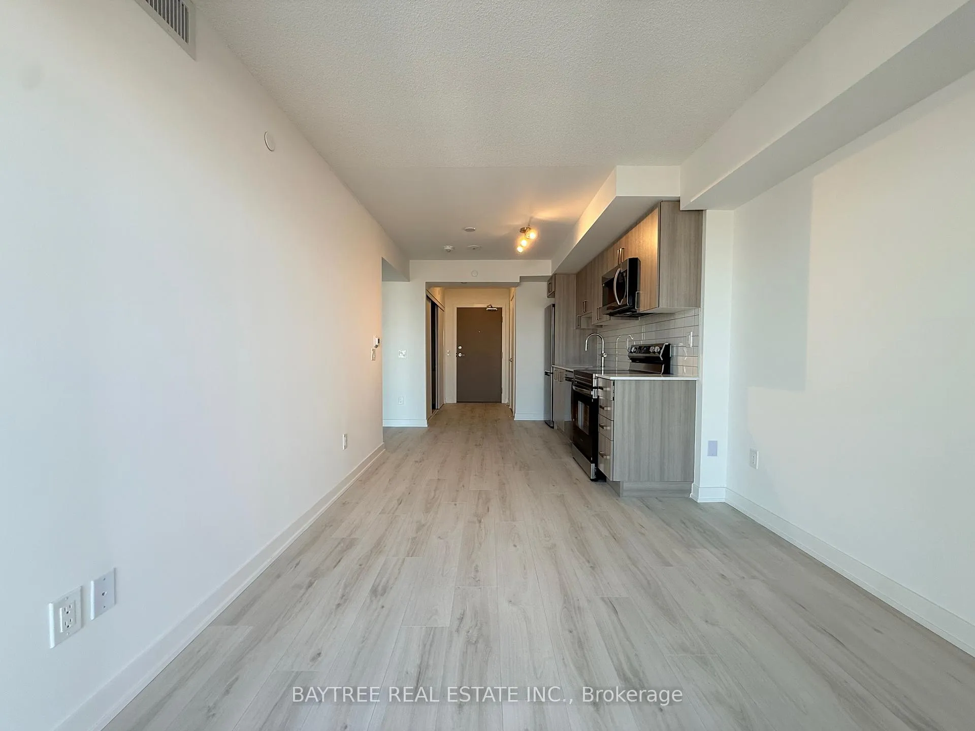 Photo 7 of Unit 502, 1010 Sandy Beach Road, Pickering, Bay Ridges — HOMEH
