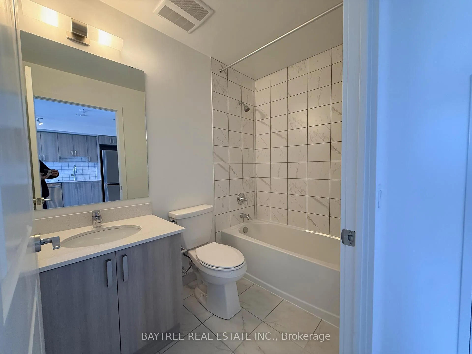 Photo 8 of Unit 502, 1010 Sandy Beach Road, Pickering, Bay Ridges — HOMEH