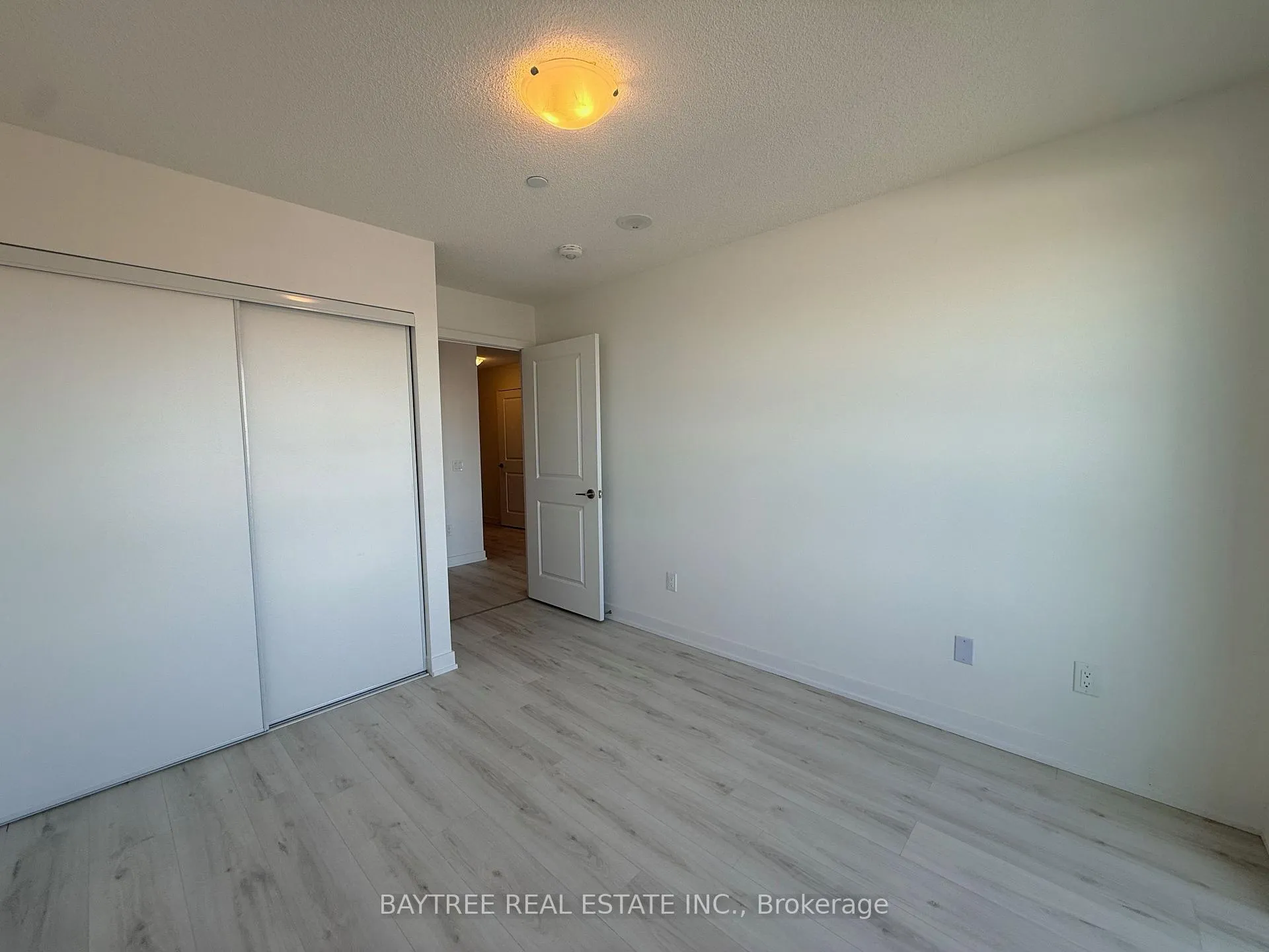 Photo 10 of Unit 502, 1010 Sandy Beach Road, Pickering, Bay Ridges — HOMEH