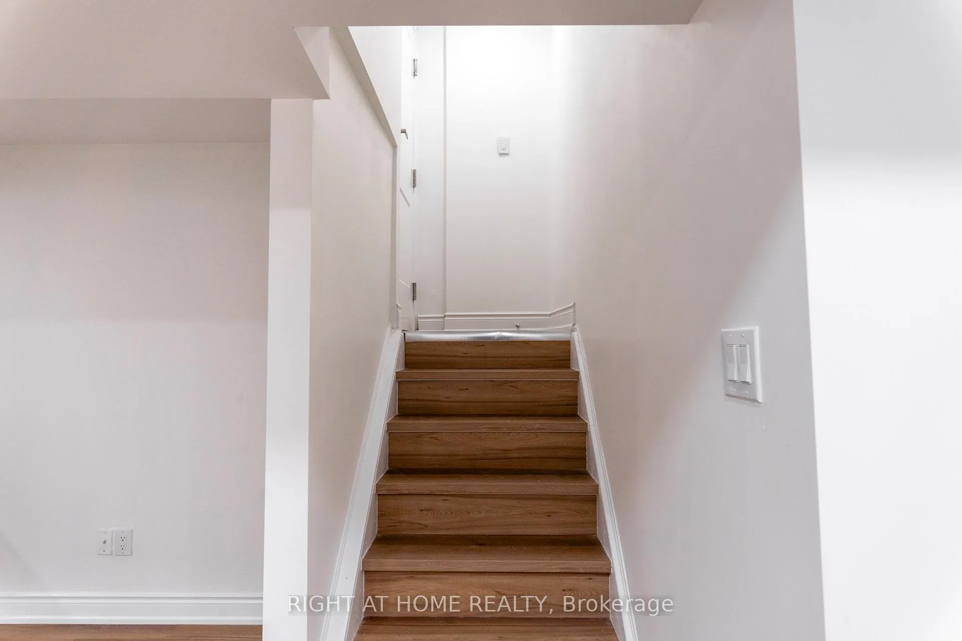 Photo 7 of Unit Lower, 58 Lockheed Crescent, Brampton, Fletcher's Meadow — HOMEH