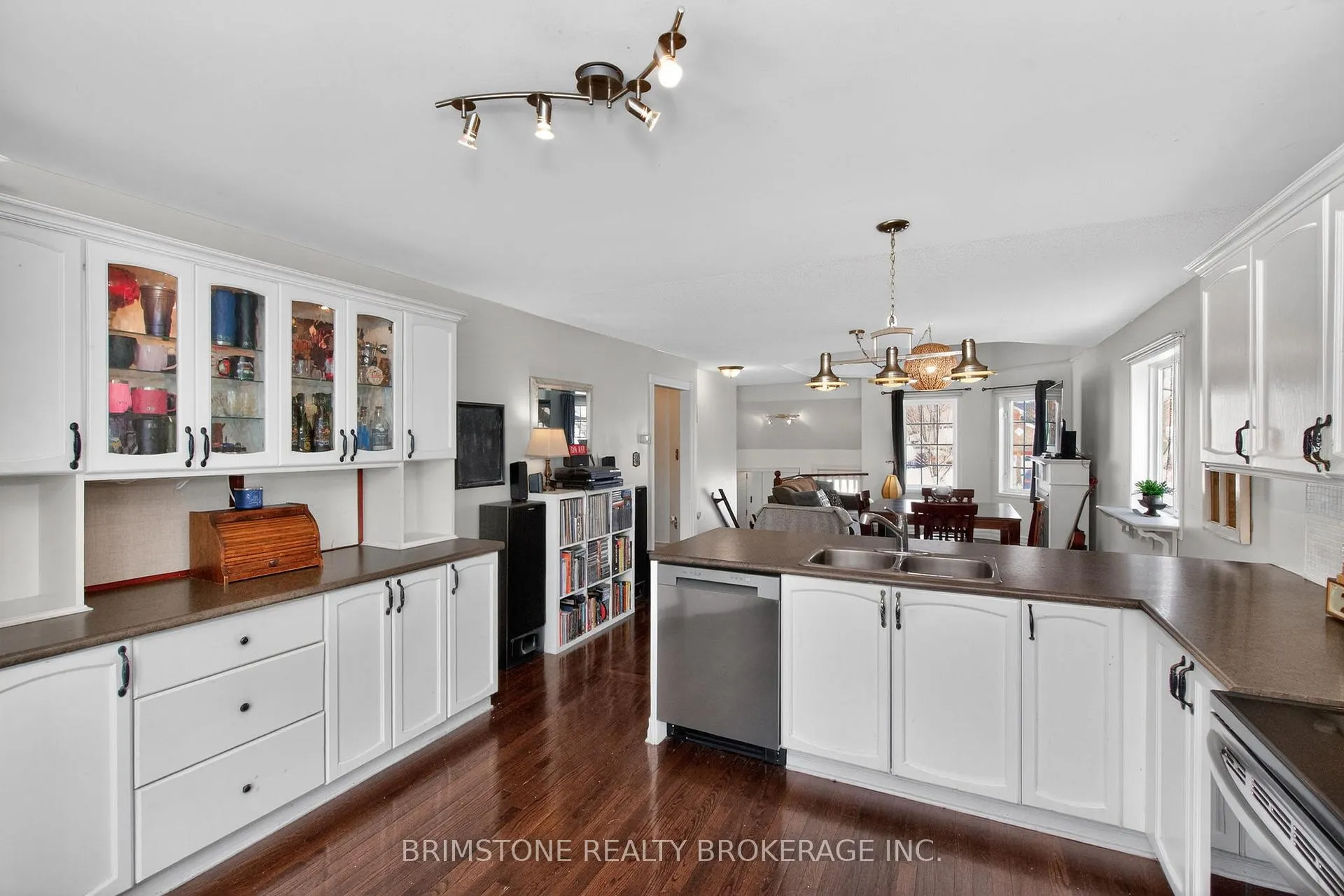 Photo 8 of 22 Dykstra Drive, Barrie, Holly — HOMEH