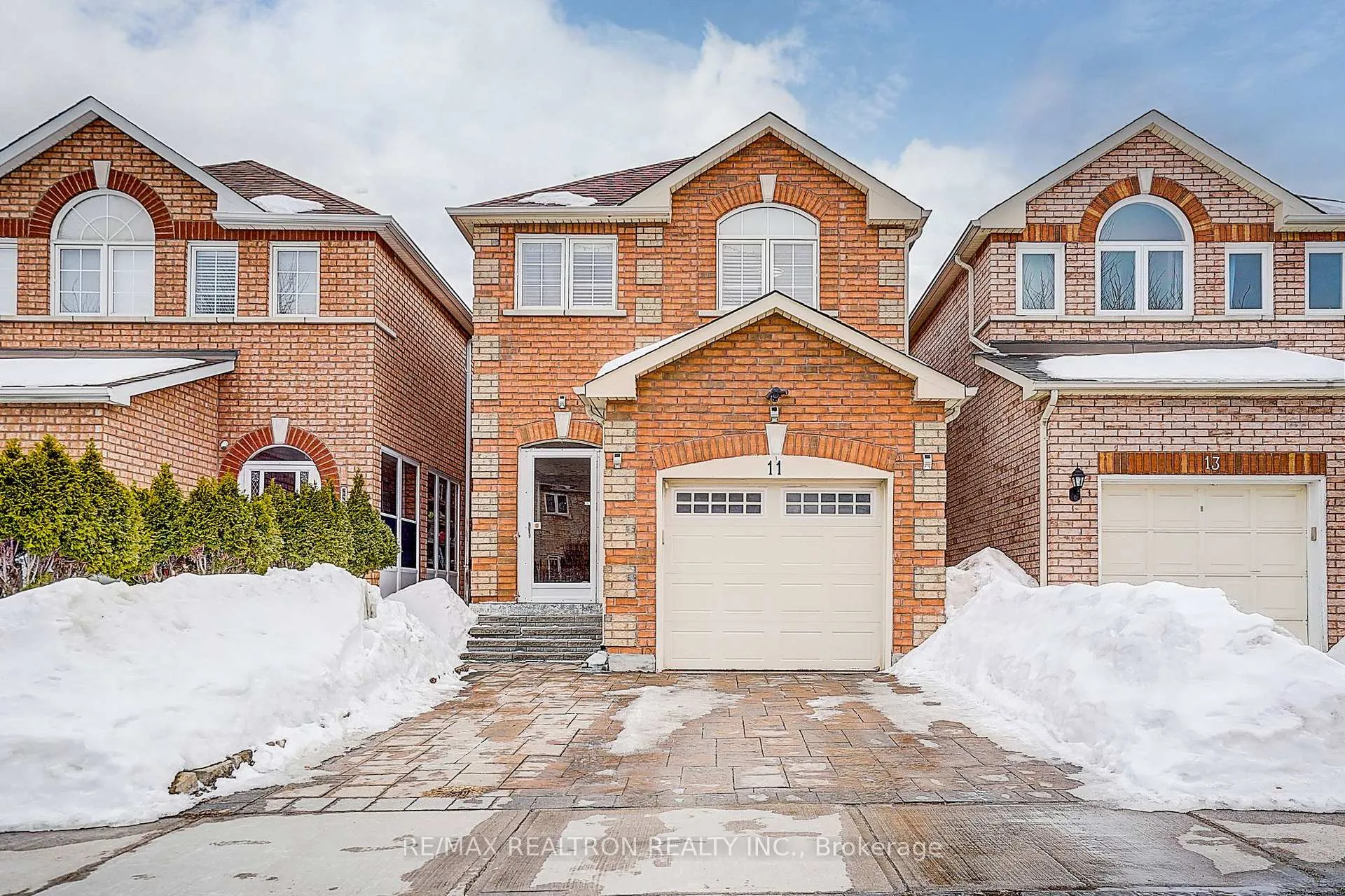 Photo 1 of 11 Stella Drive, Markham, Middlefield — HOMEH