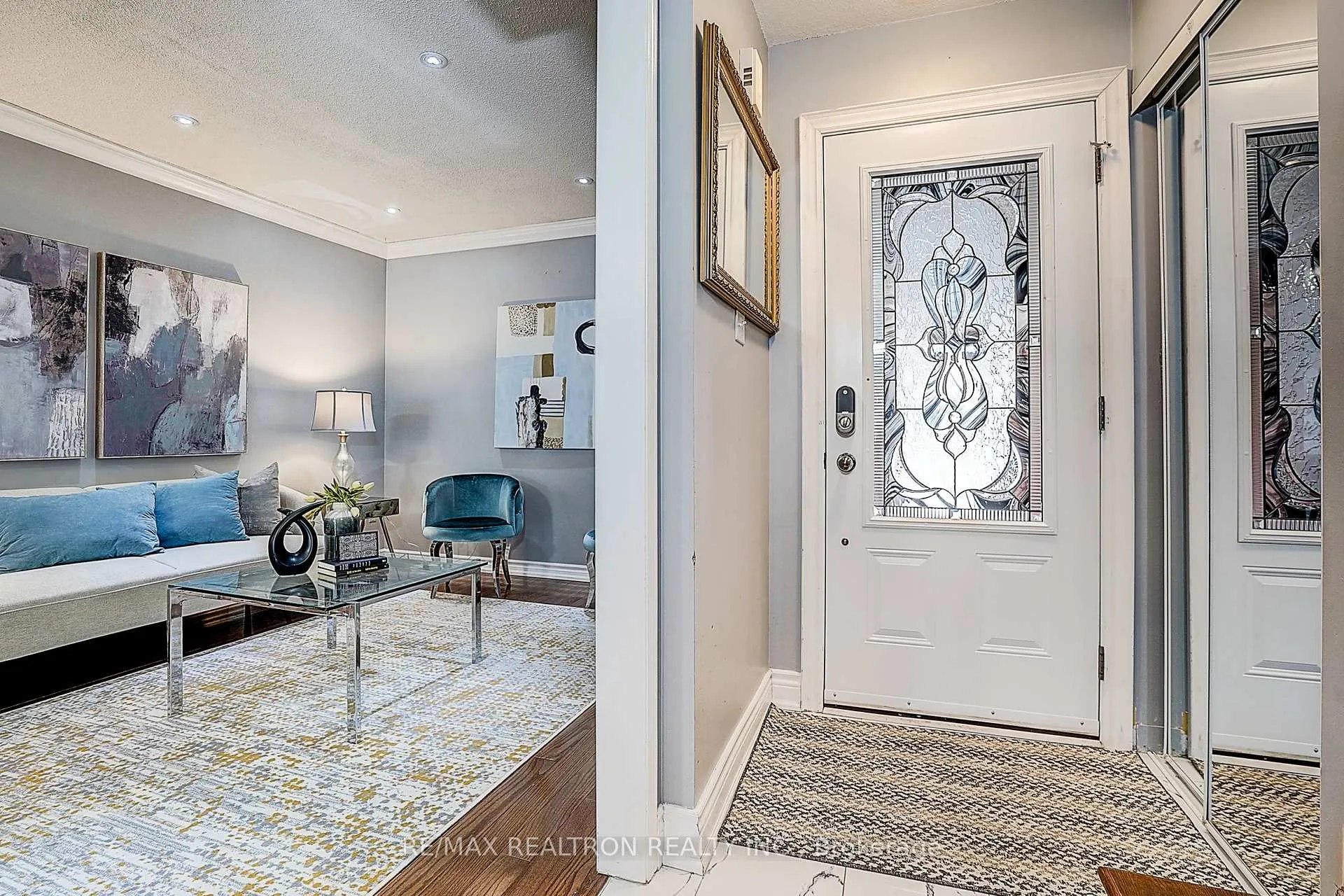 Photo 6 of 11 Stella Drive, Markham, Middlefield — HOMEH