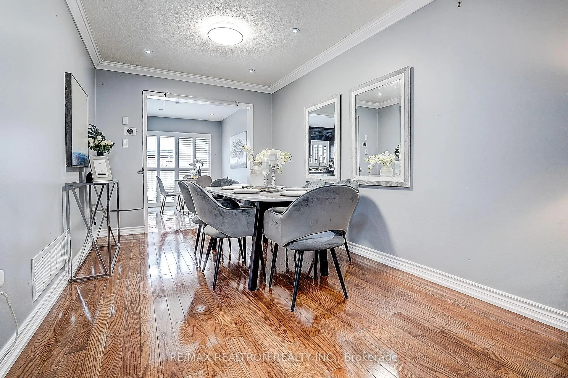 Photo 12 of 11 Stella Drive, Markham, Middlefield — HOMEH