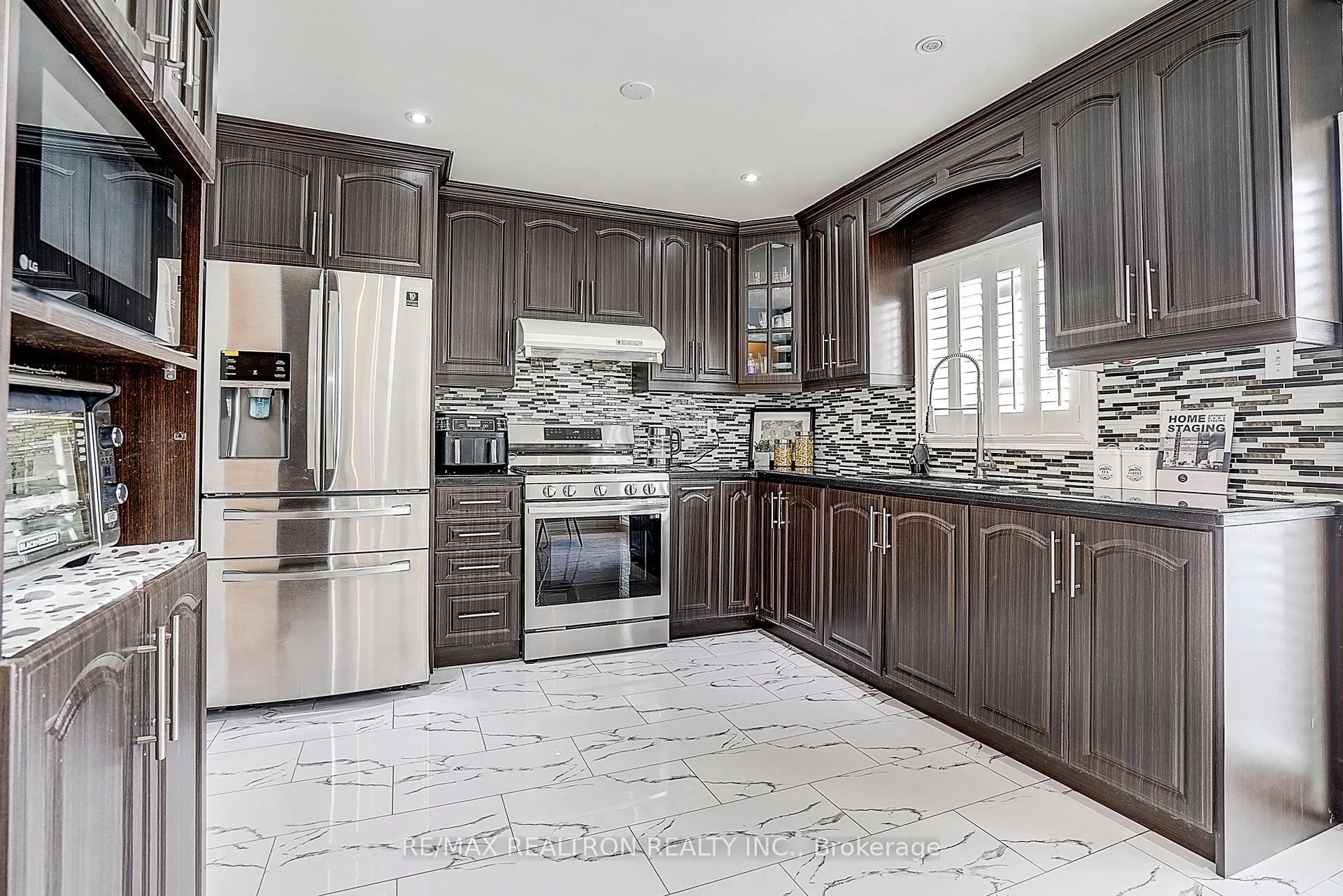 Photo 16 of 11 Stella Drive, Markham, Middlefield — HOMEH