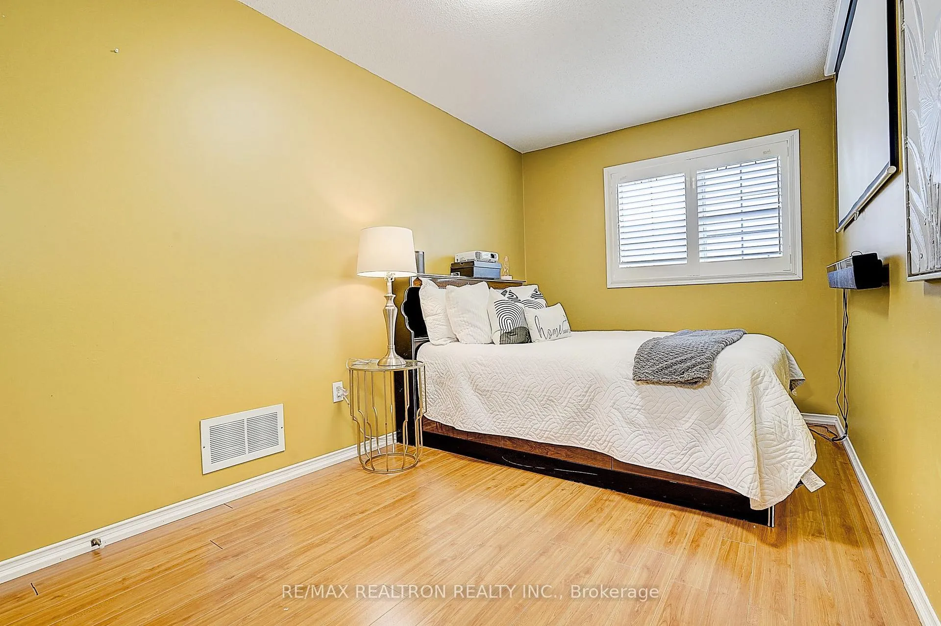 Photo 35 of 11 Stella Drive, Markham, Middlefield — HOMEH