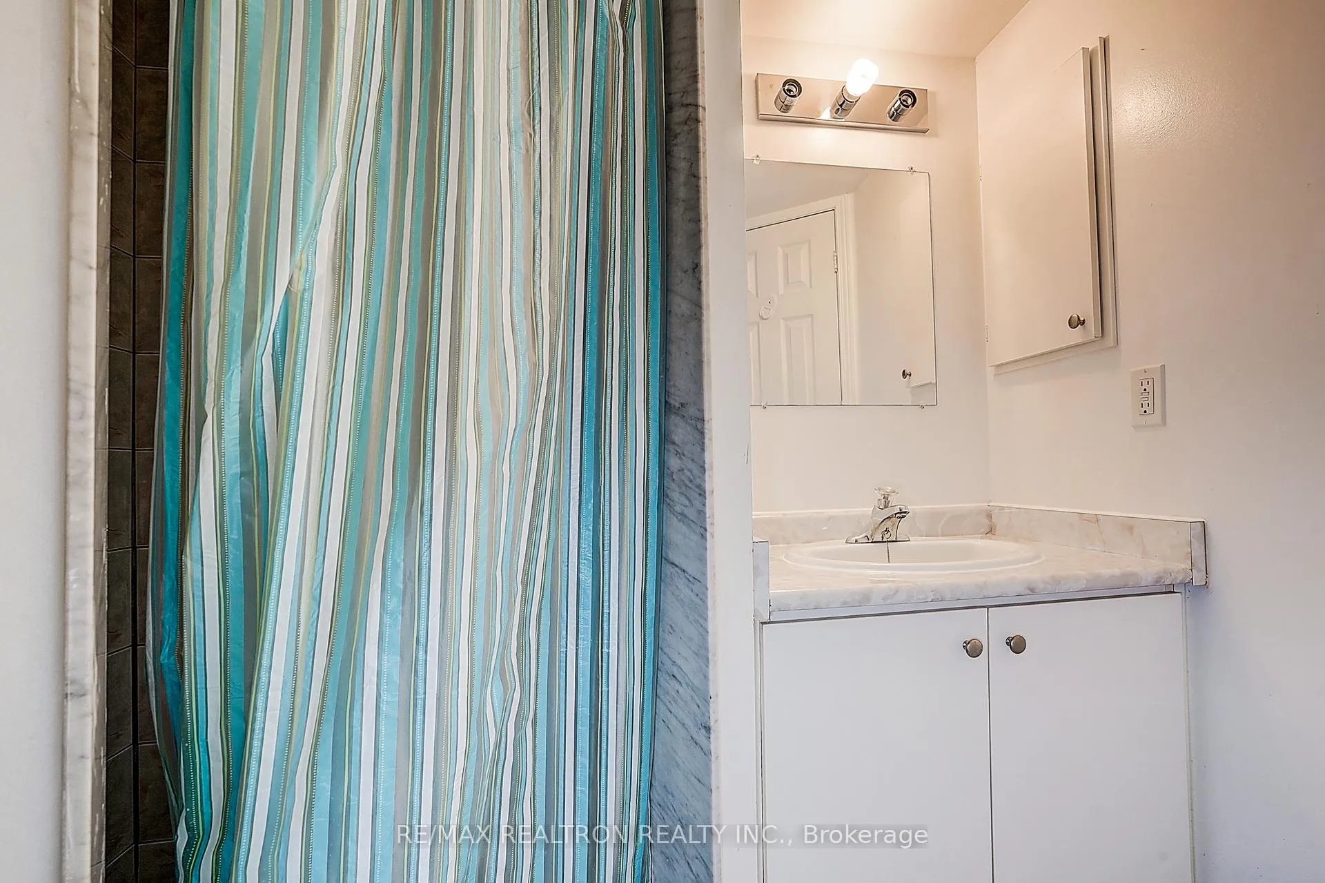 Photo 41 of 11 Stella Drive, Markham, Middlefield — HOMEH
