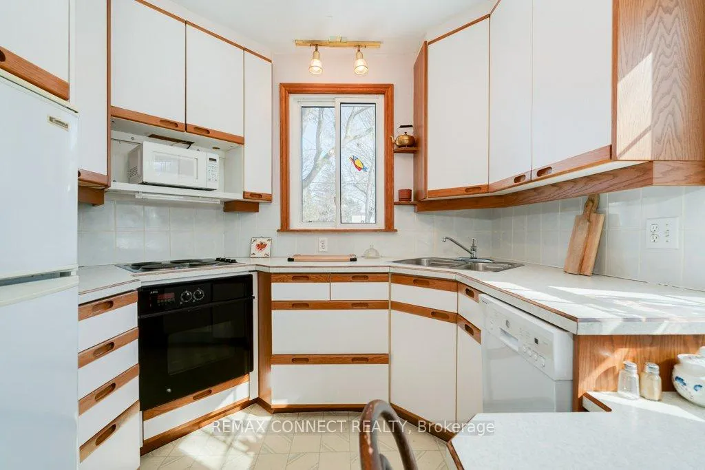 Photo 9 of 5 Queensgrove Road, Scarborough, Birchcliffe-Cliffside — HOMEH