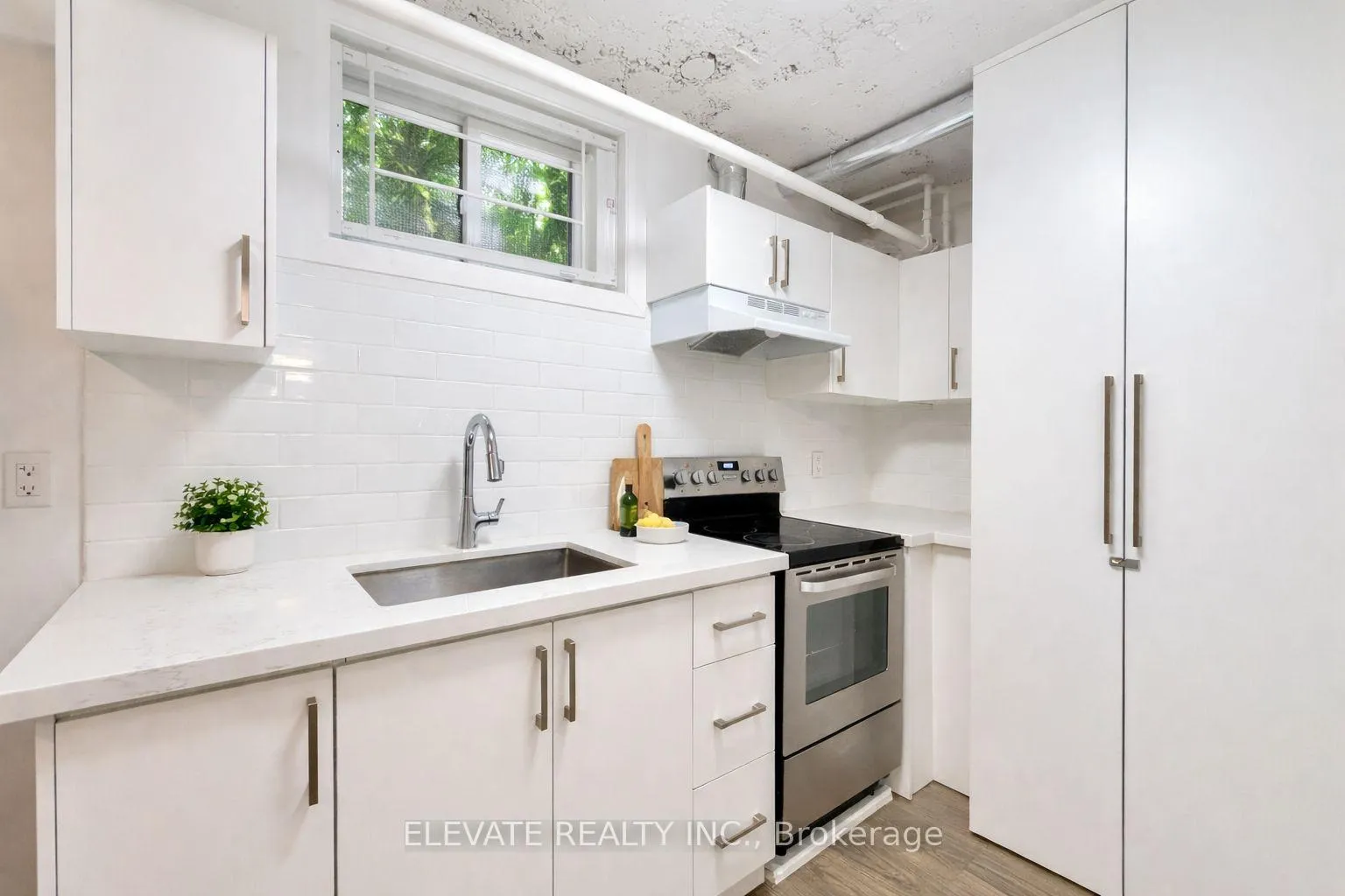 Photo 4 of Unit Lower, 386 Plains Road, Toronto, East York — HOMEH