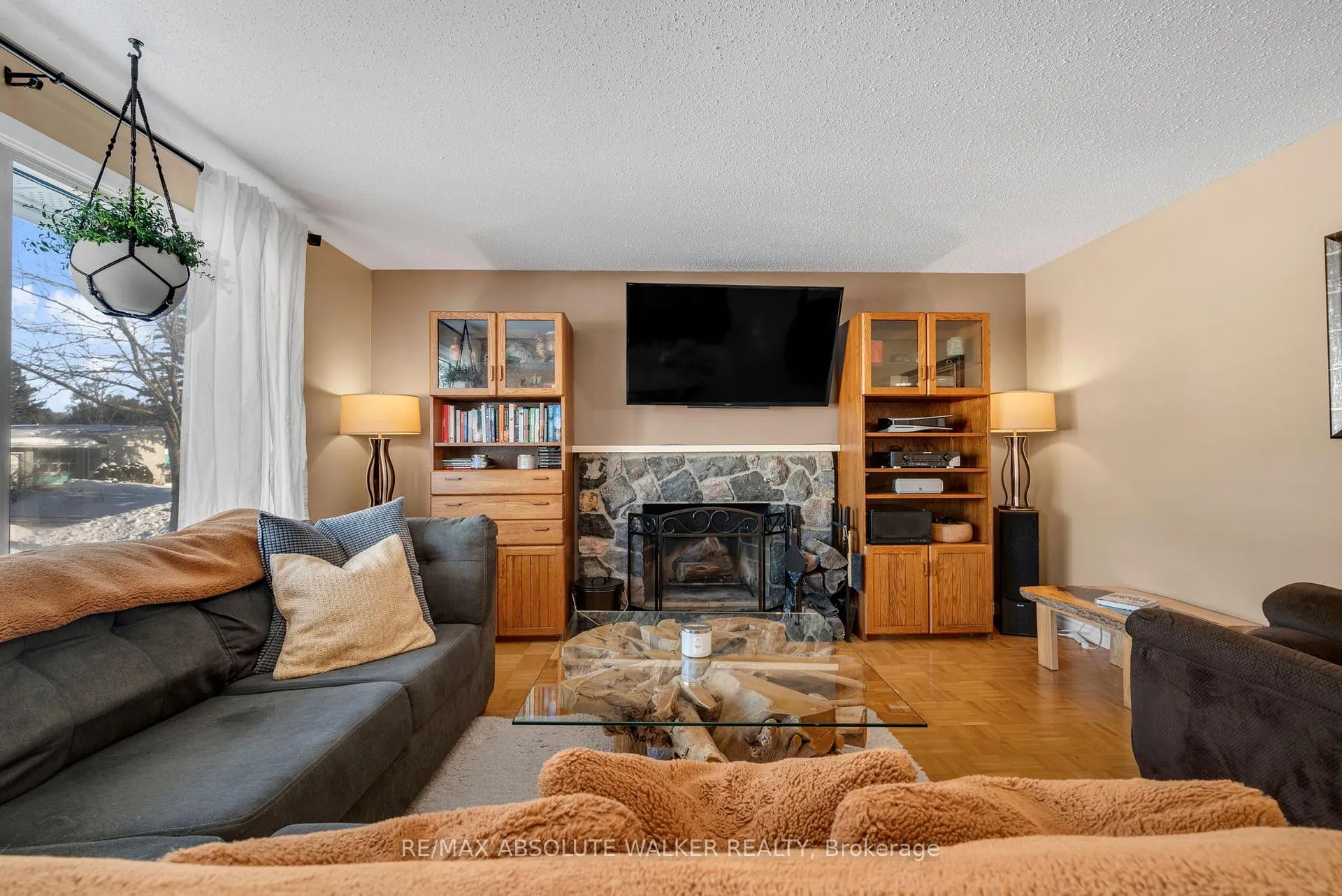Photo 5 of 19 Lambert Drive, Ottawa, Sheahan Estates/Trend Village — HOMEH