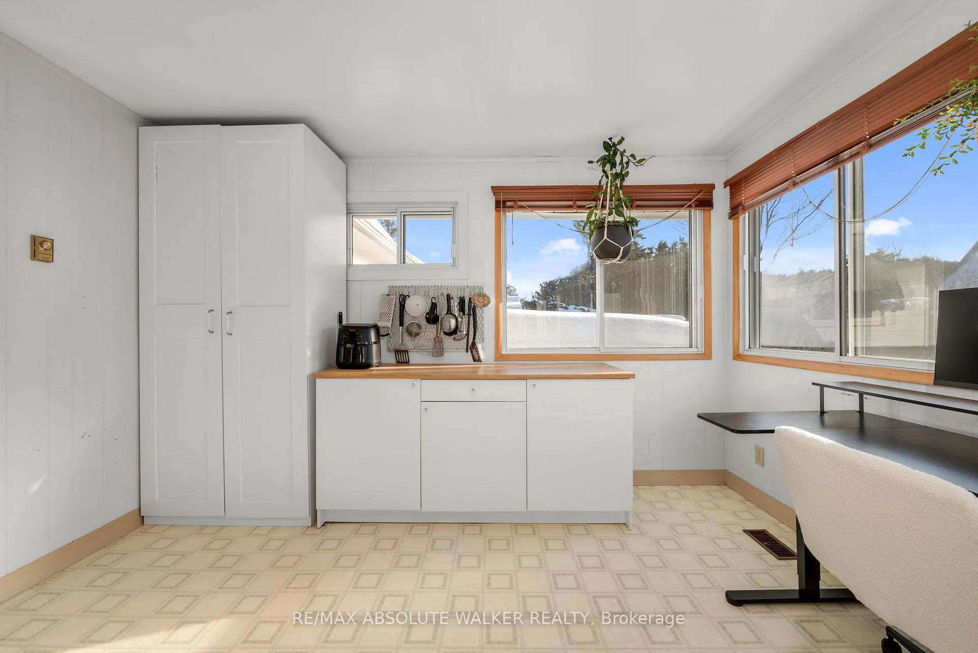 Photo 14 of 19 Lambert Drive, Ottawa, Sheahan Estates/Trend Village — HOMEH