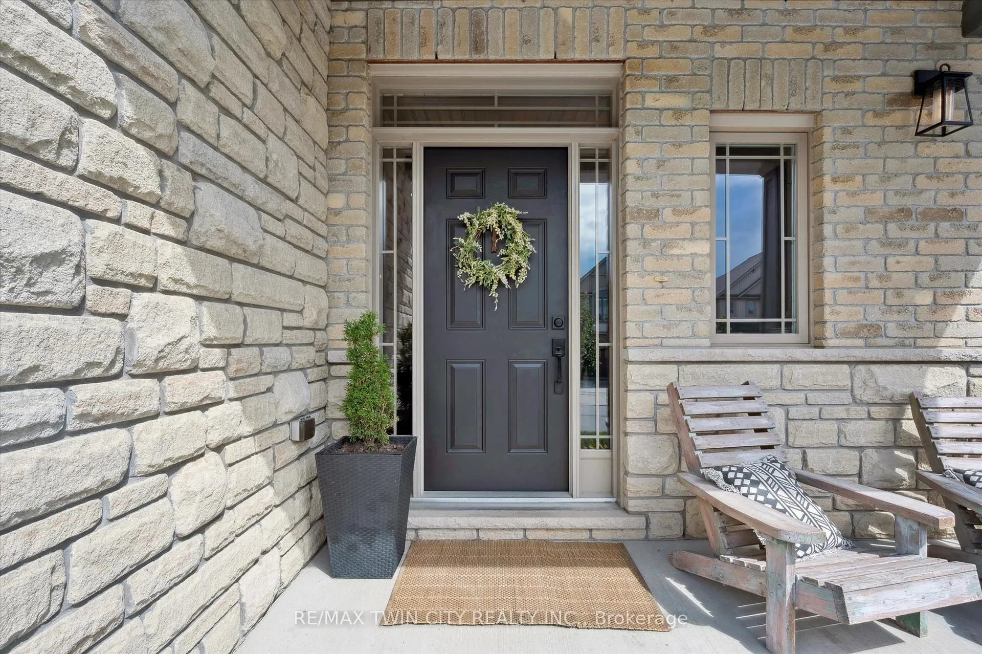 Photo 8 of 46 Deer Creek Street, Kitchener — HOMEH