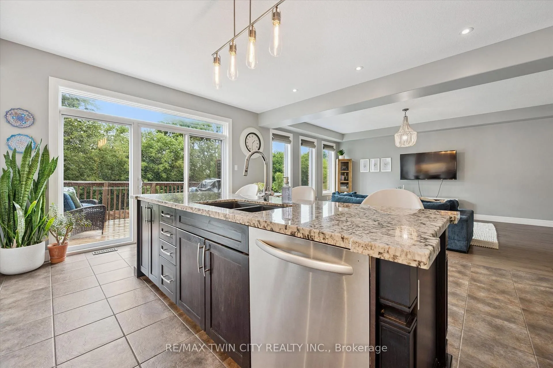 Photo 19 of 46 Deer Creek Street, Kitchener — HOMEH