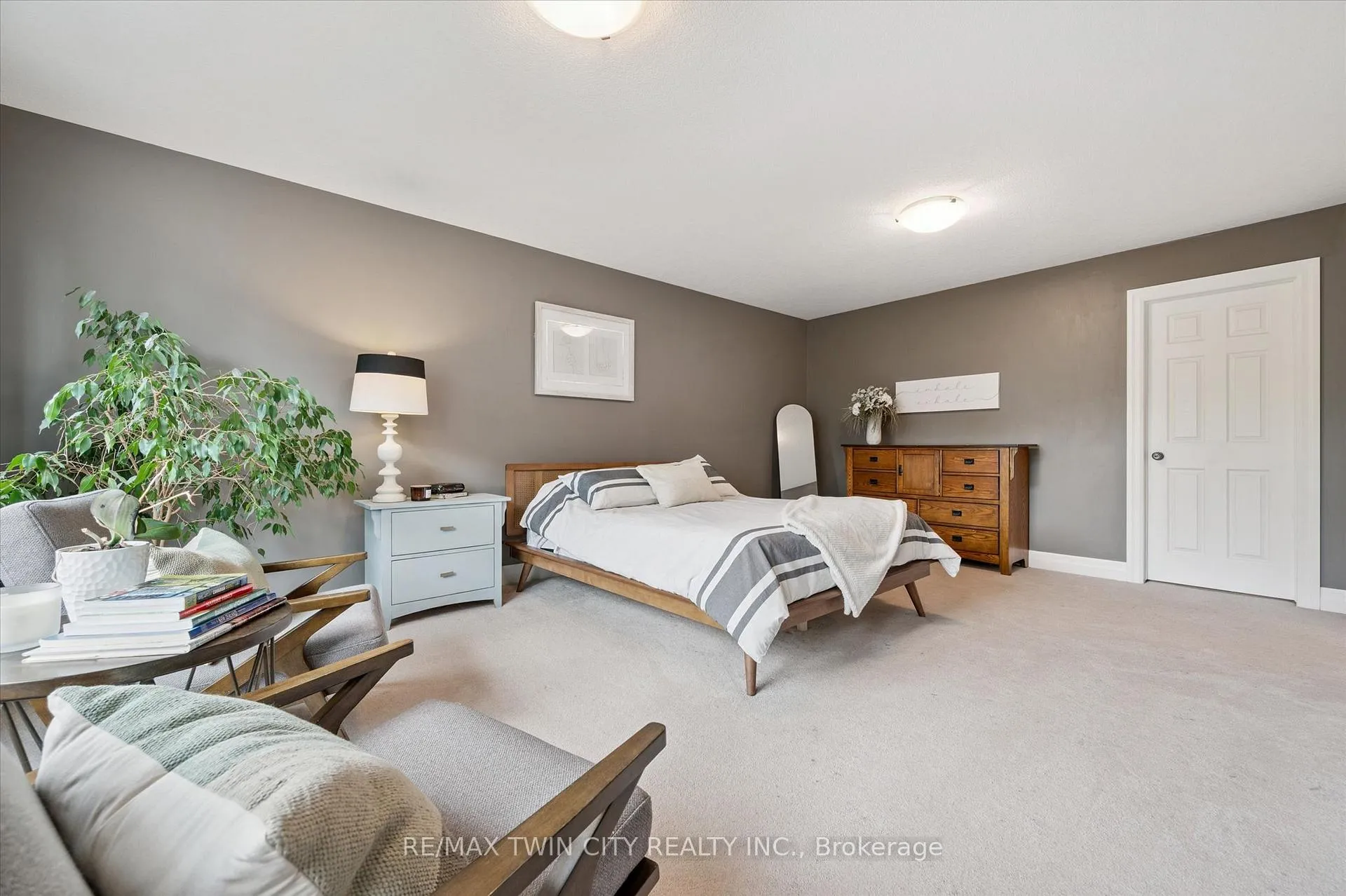 Photo 33 of 46 Deer Creek Street, Kitchener — HOMEH