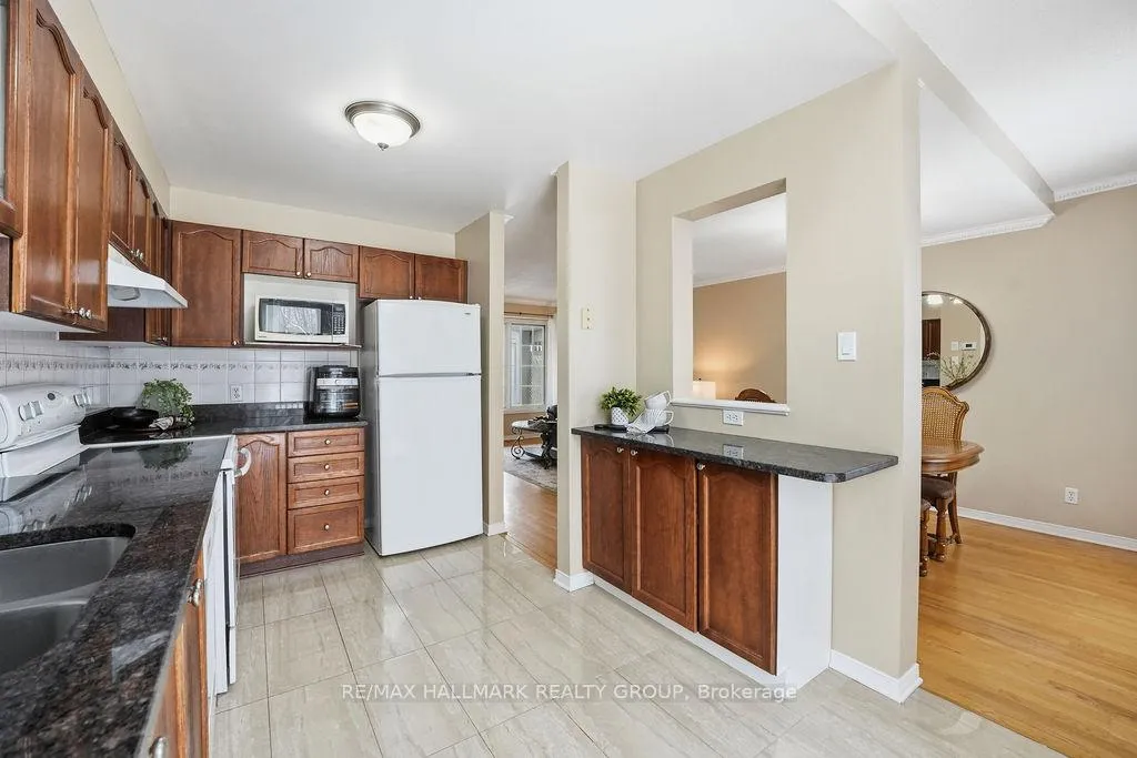 Photo 9 of 1165 Falconcrest Court, Ottawa, Chatelaine Village — HOMEH