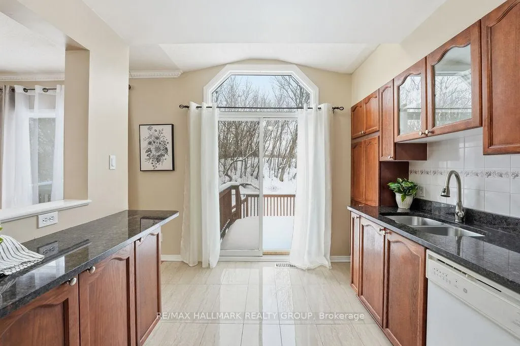 Photo 13 of 1165 Falconcrest Court, Ottawa, Chatelaine Village — HOMEH