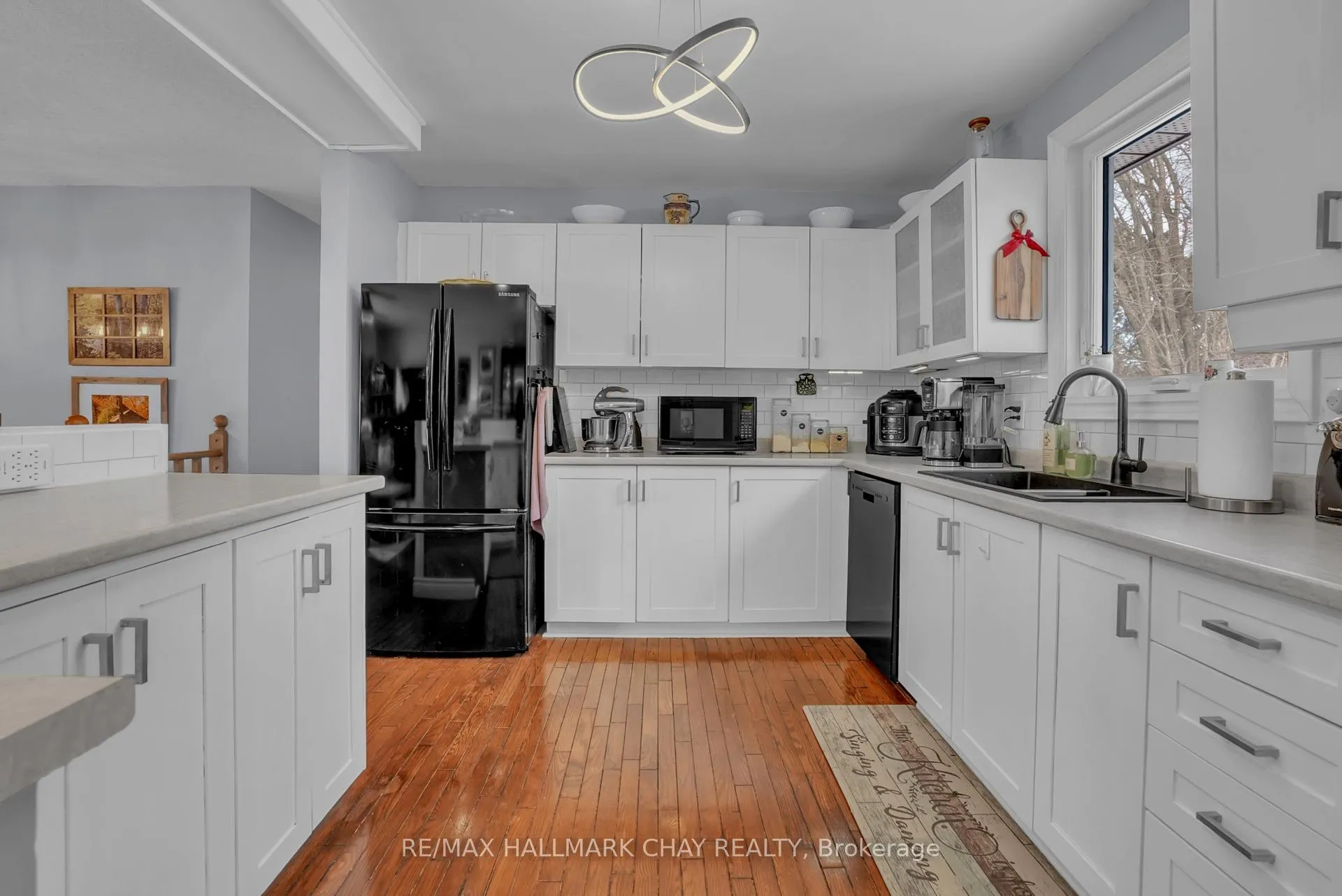Photo 11 of 8 St Patricks Drive, Springwater, Phelpston — HOMEH