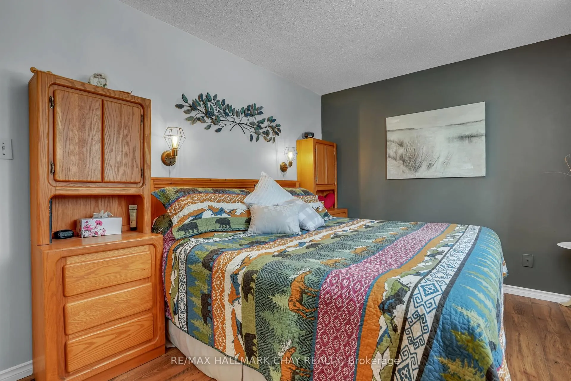 Photo 16 of 8 St Patricks Drive, Springwater, Phelpston — HOMEH