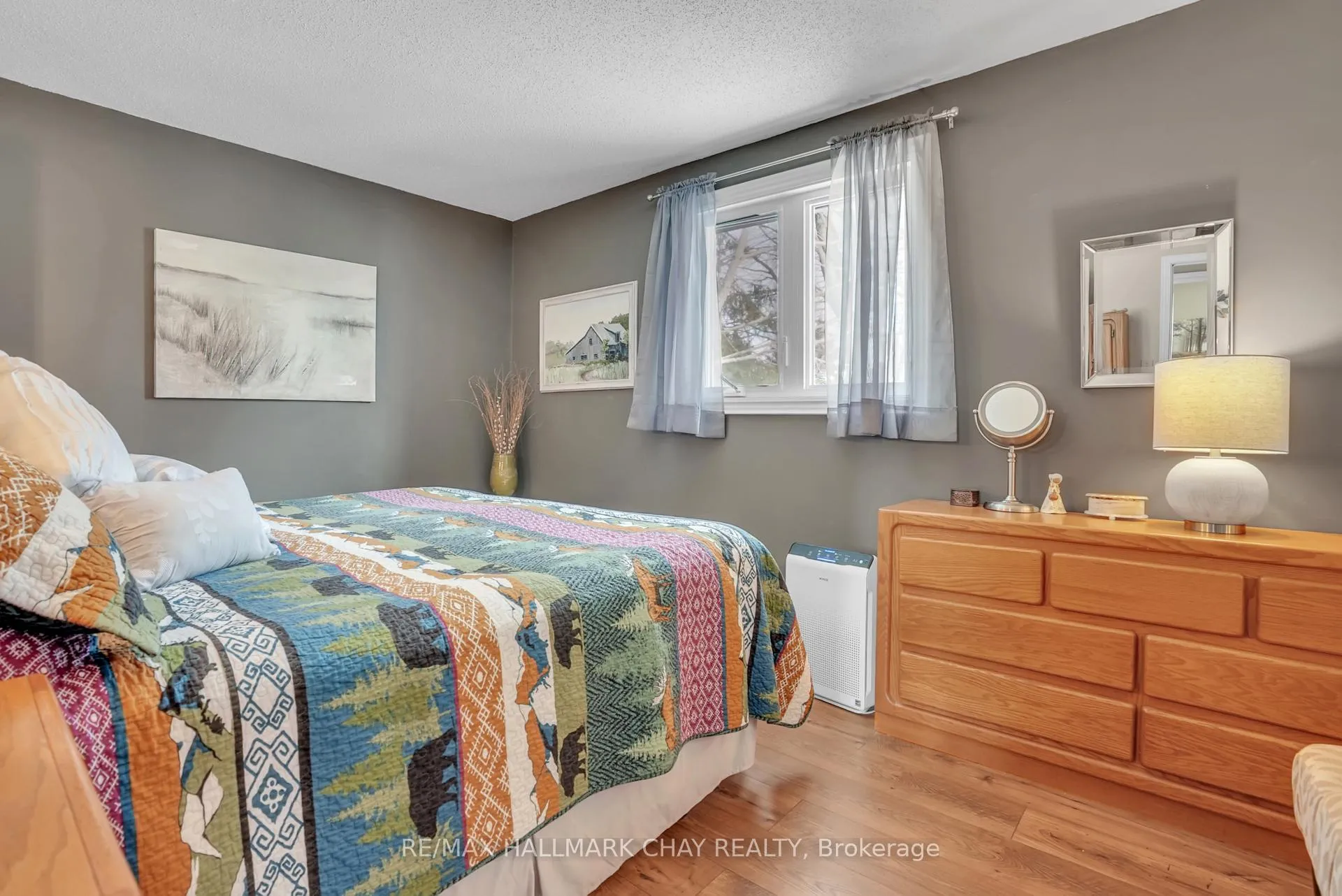 Photo 17 of 8 St Patricks Drive, Springwater, Phelpston — HOMEH