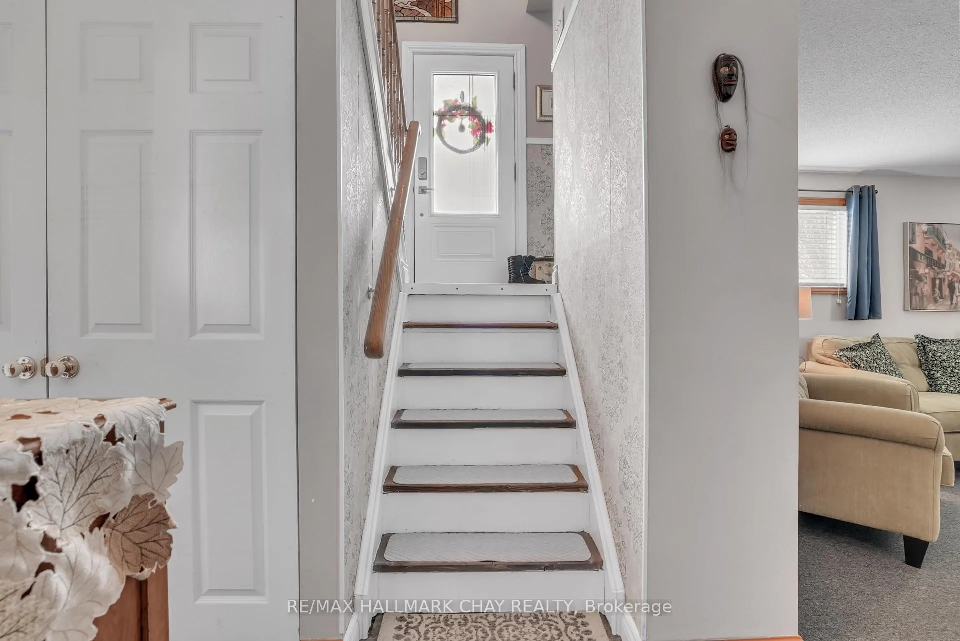 Photo 24 of 8 St Patricks Drive, Springwater, Phelpston — HOMEH