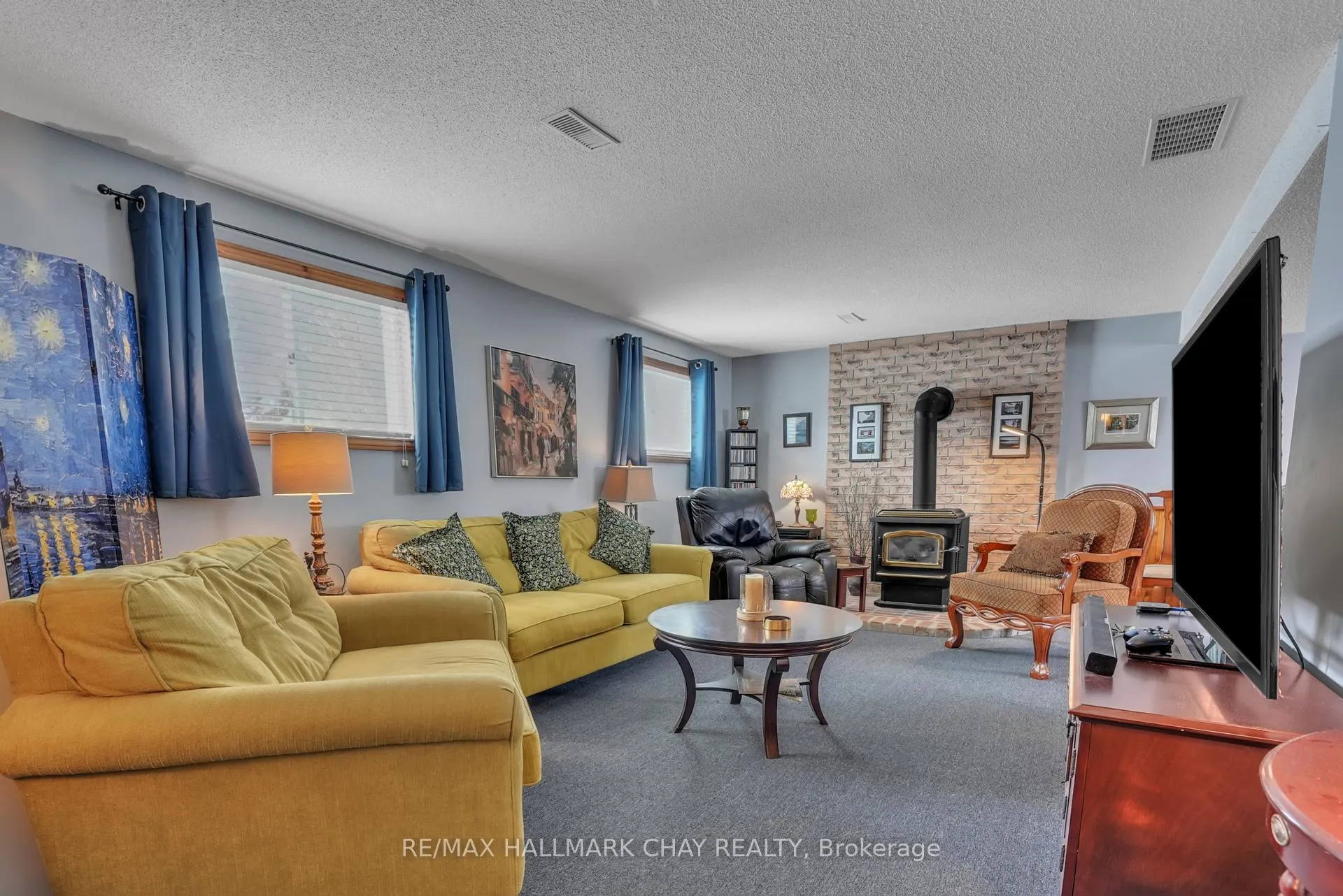 Photo 26 of 8 St Patricks Drive, Springwater, Phelpston — HOMEH