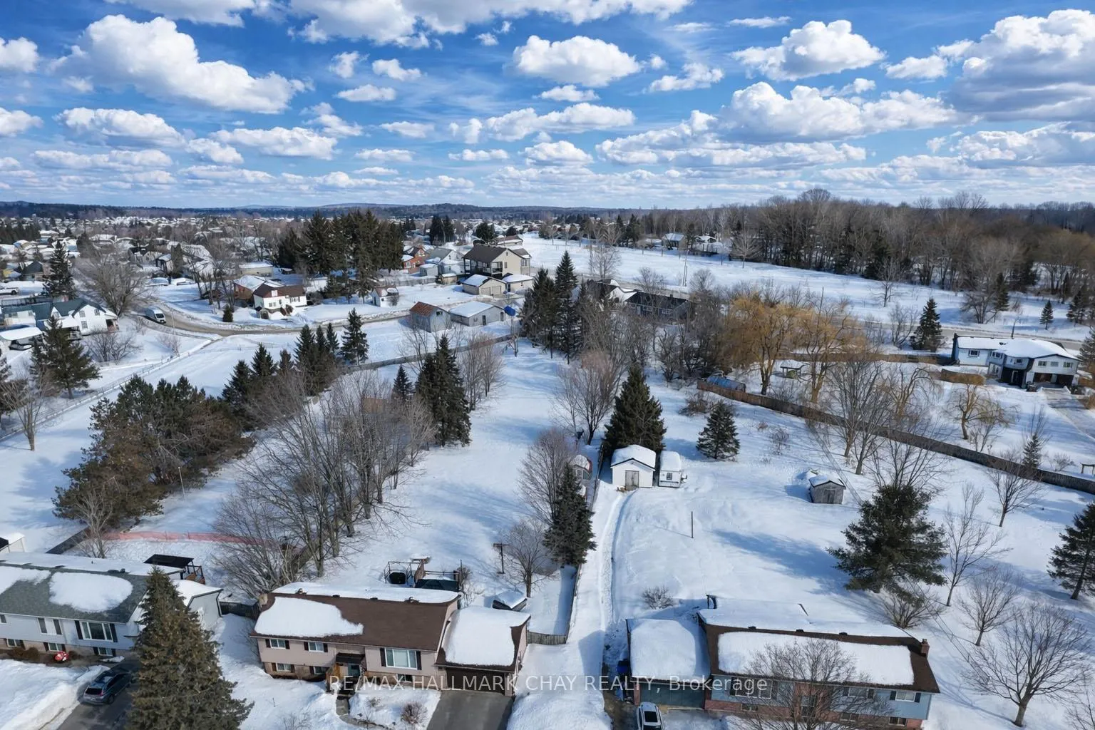 Photo 35 of 8 St Patricks Drive, Springwater, Phelpston — HOMEH