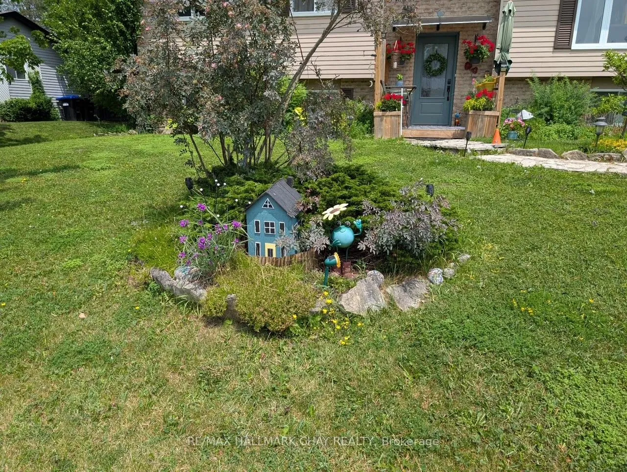 Photo 39 of 8 St Patricks Drive, Springwater, Phelpston — HOMEH