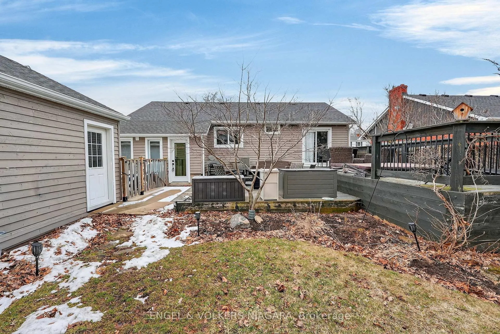 Photo 5 of 70 Stewart Street, Grimsby, Grimsby Beach — HOMEH