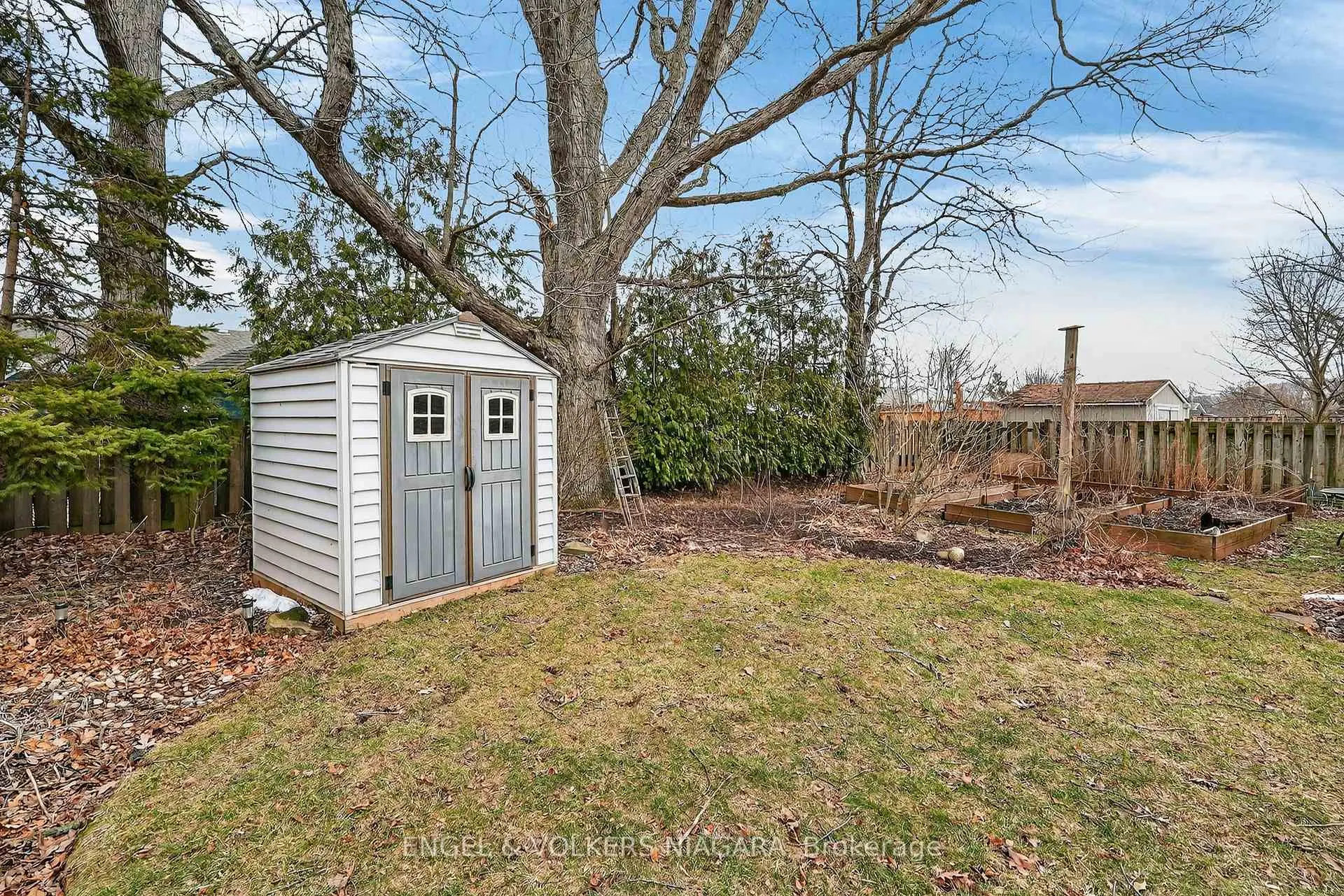 Photo 6 of 70 Stewart Street, Grimsby, Grimsby Beach — HOMEH