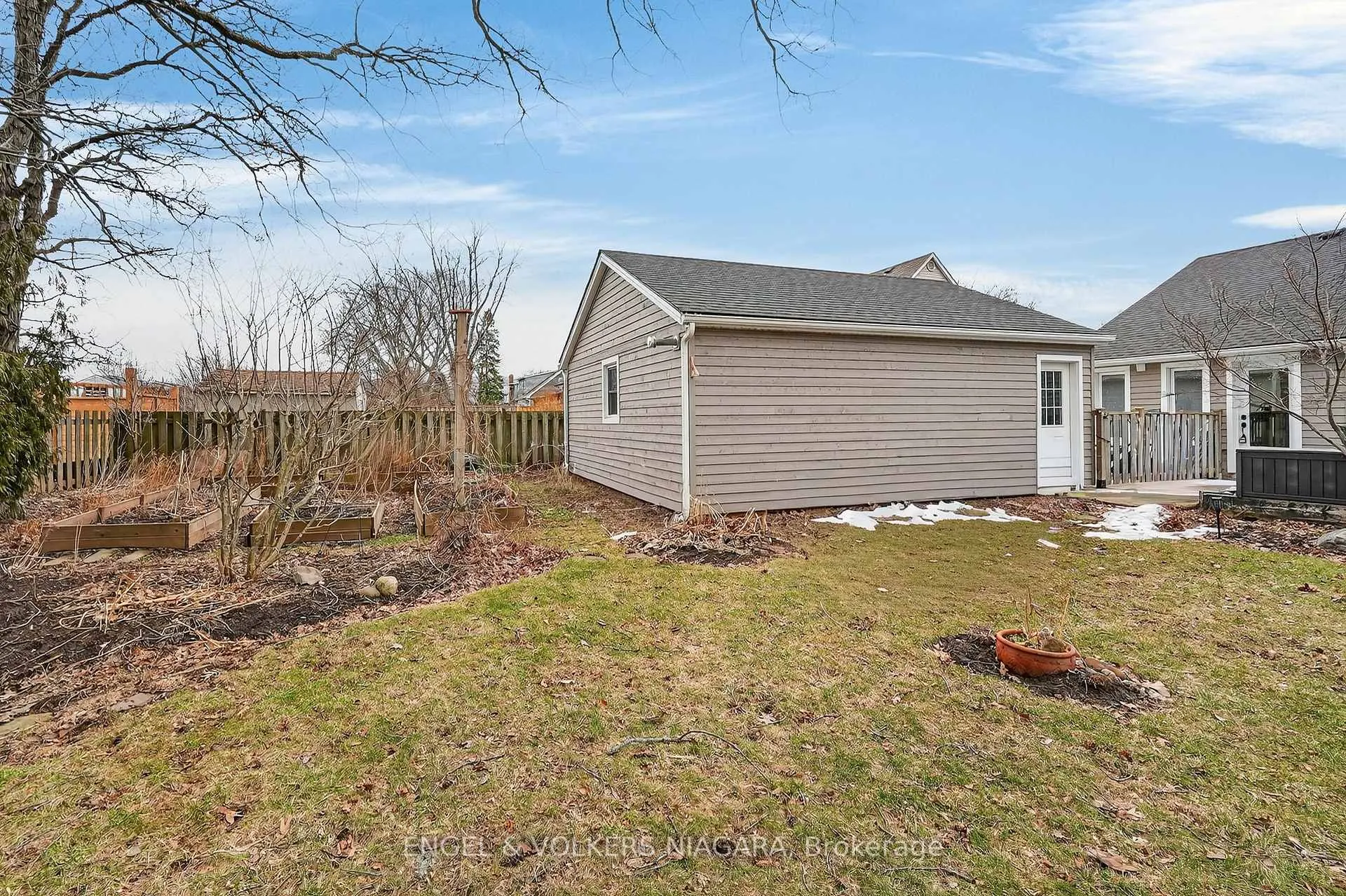 Photo 7 of 70 Stewart Street, Grimsby, Grimsby Beach — HOMEH