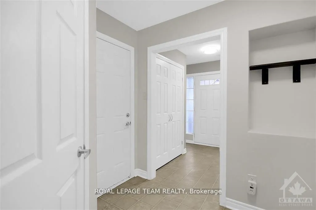 Photo 4 of 914 Messor Crescent, Ottawa, Stittsville (North) — HOMEH