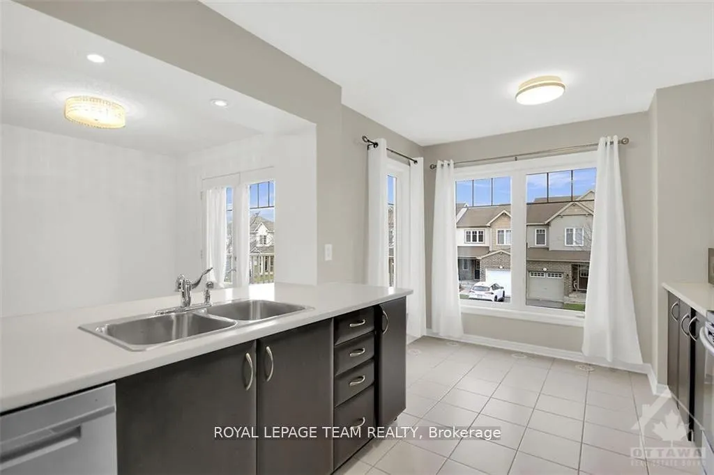 Photo 10 of 914 Messor Crescent, Ottawa, Stittsville (North) — HOMEH