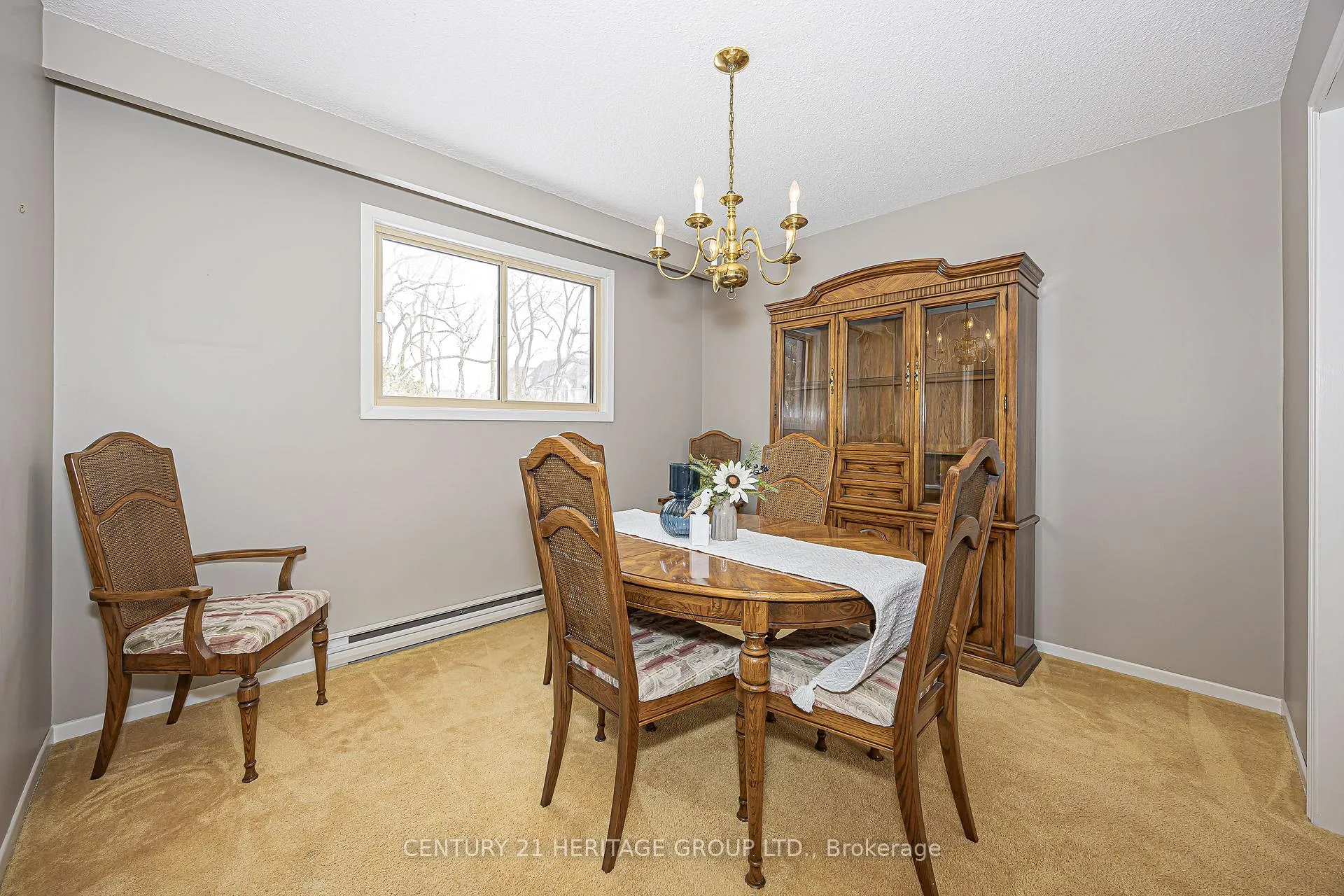 Photo 9 of 62 Fairway Drive, Aurora, Aurora Highlands — HOMEH
