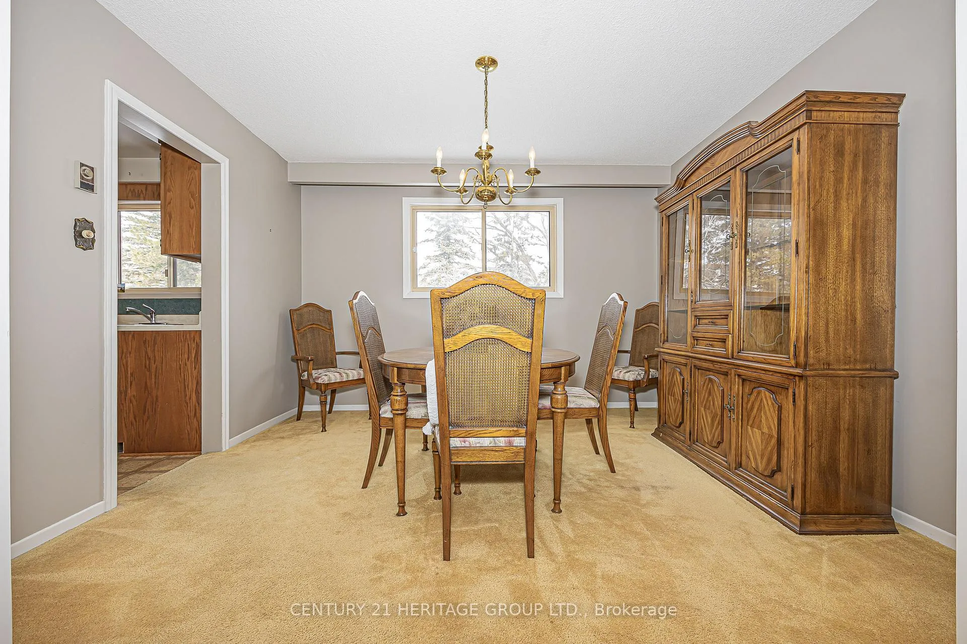 Photo 10 of 62 Fairway Drive, Aurora, Aurora Highlands — HOMEH