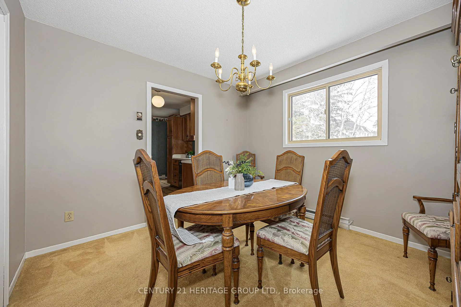 Photo 11 of 62 Fairway Drive, Aurora, Aurora Highlands — HOMEH