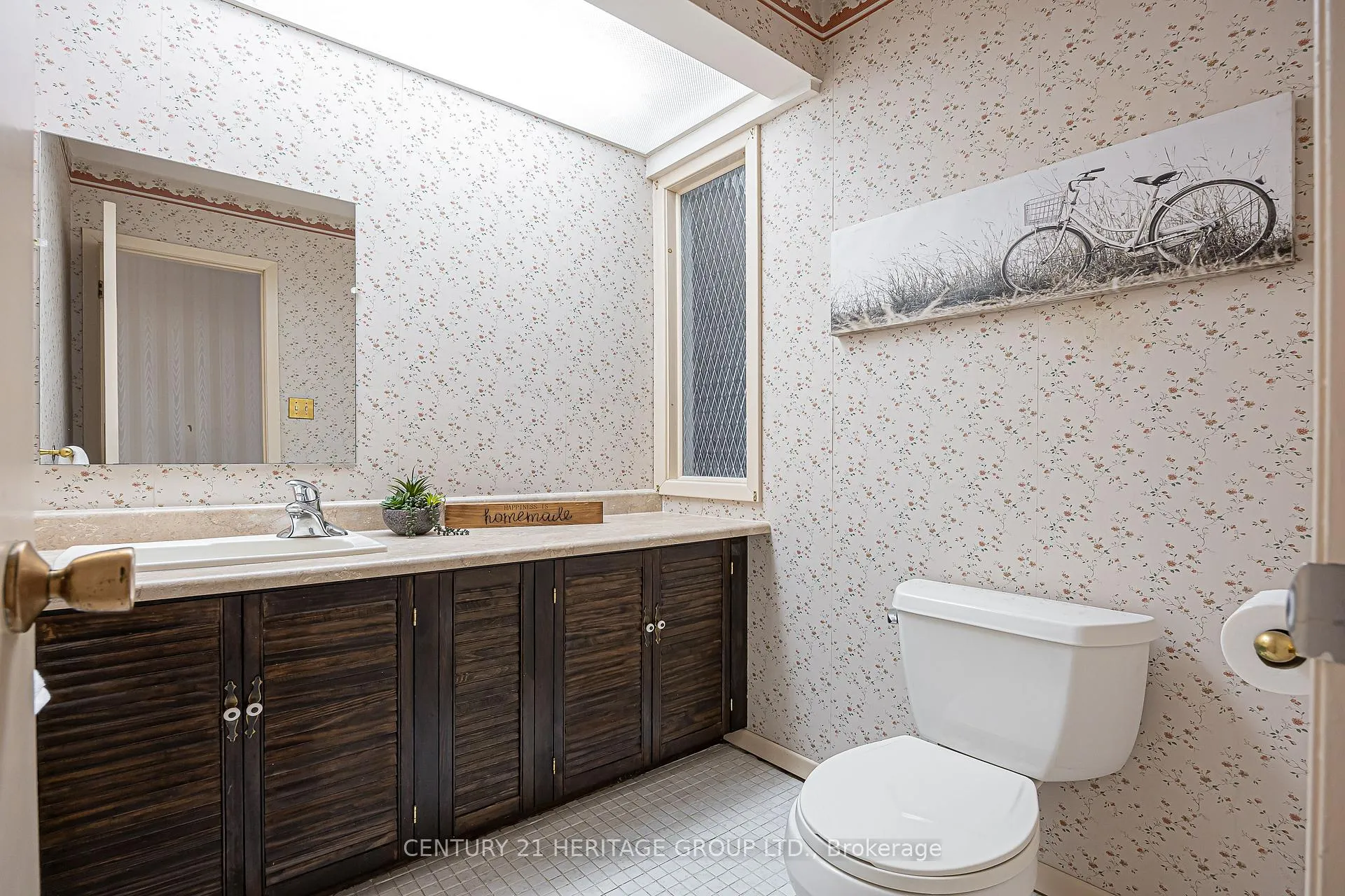 Photo 18 of 62 Fairway Drive, Aurora, Aurora Highlands — HOMEH
