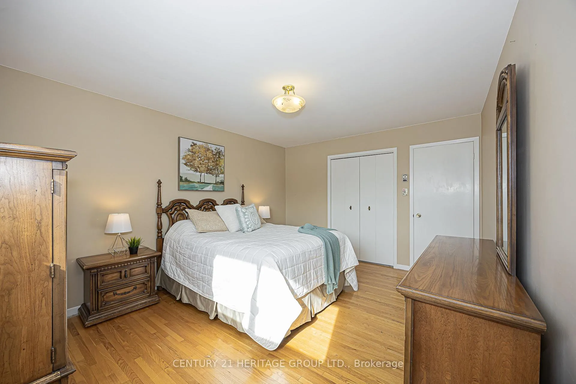 Photo 19 of 62 Fairway Drive, Aurora, Aurora Highlands — HOMEH
