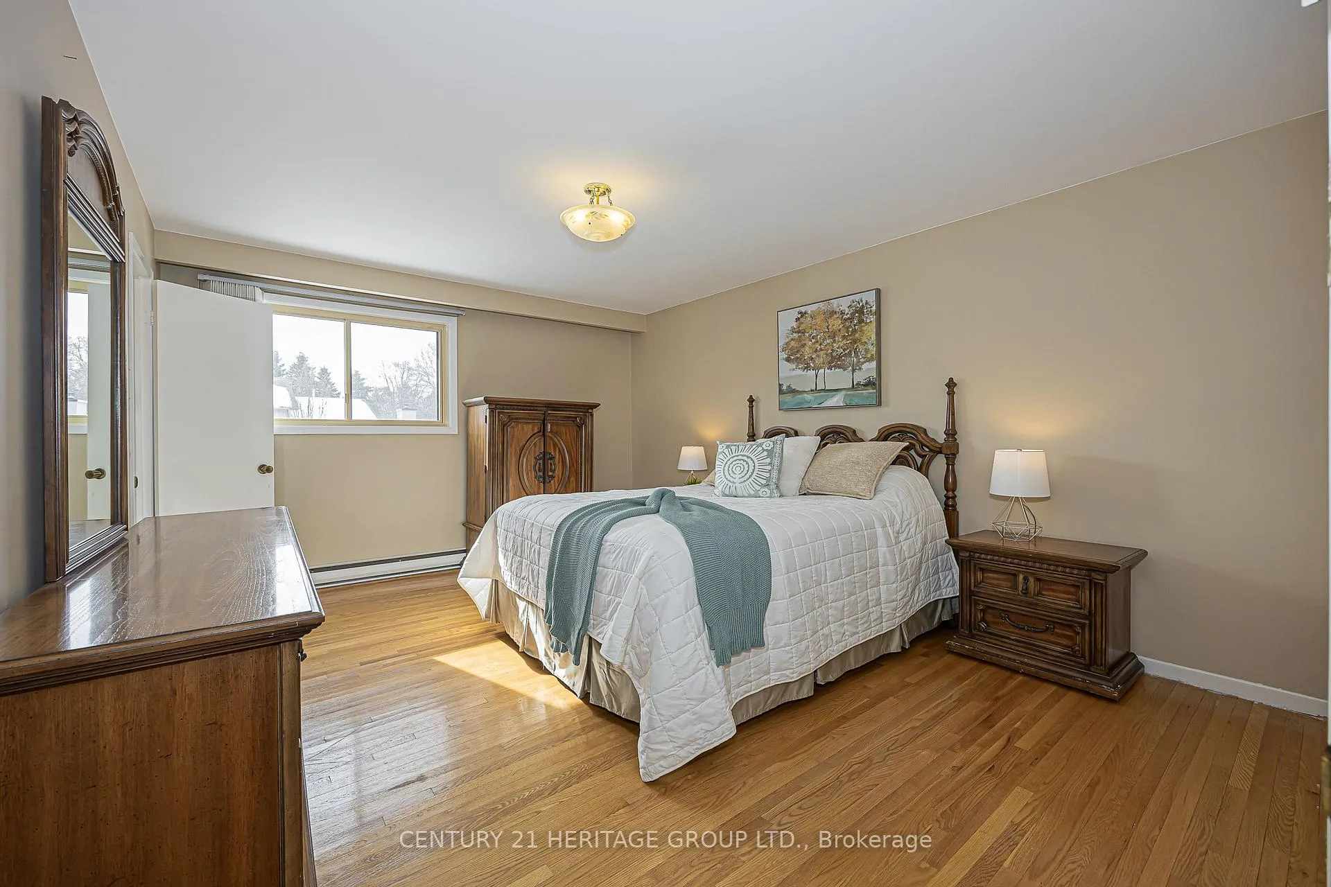 Photo 20 of 62 Fairway Drive, Aurora, Aurora Highlands — HOMEH