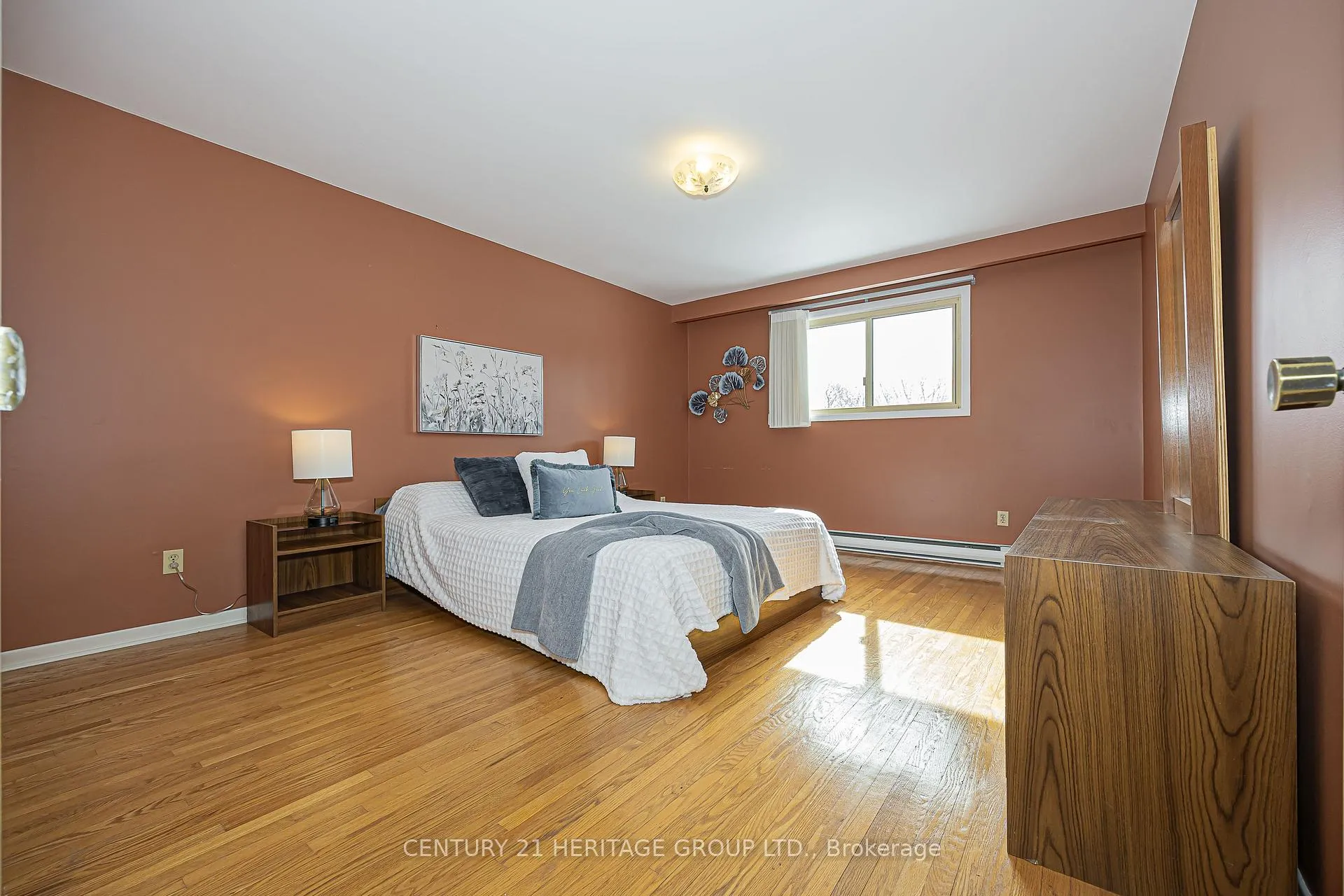 Photo 22 of 62 Fairway Drive, Aurora, Aurora Highlands — HOMEH