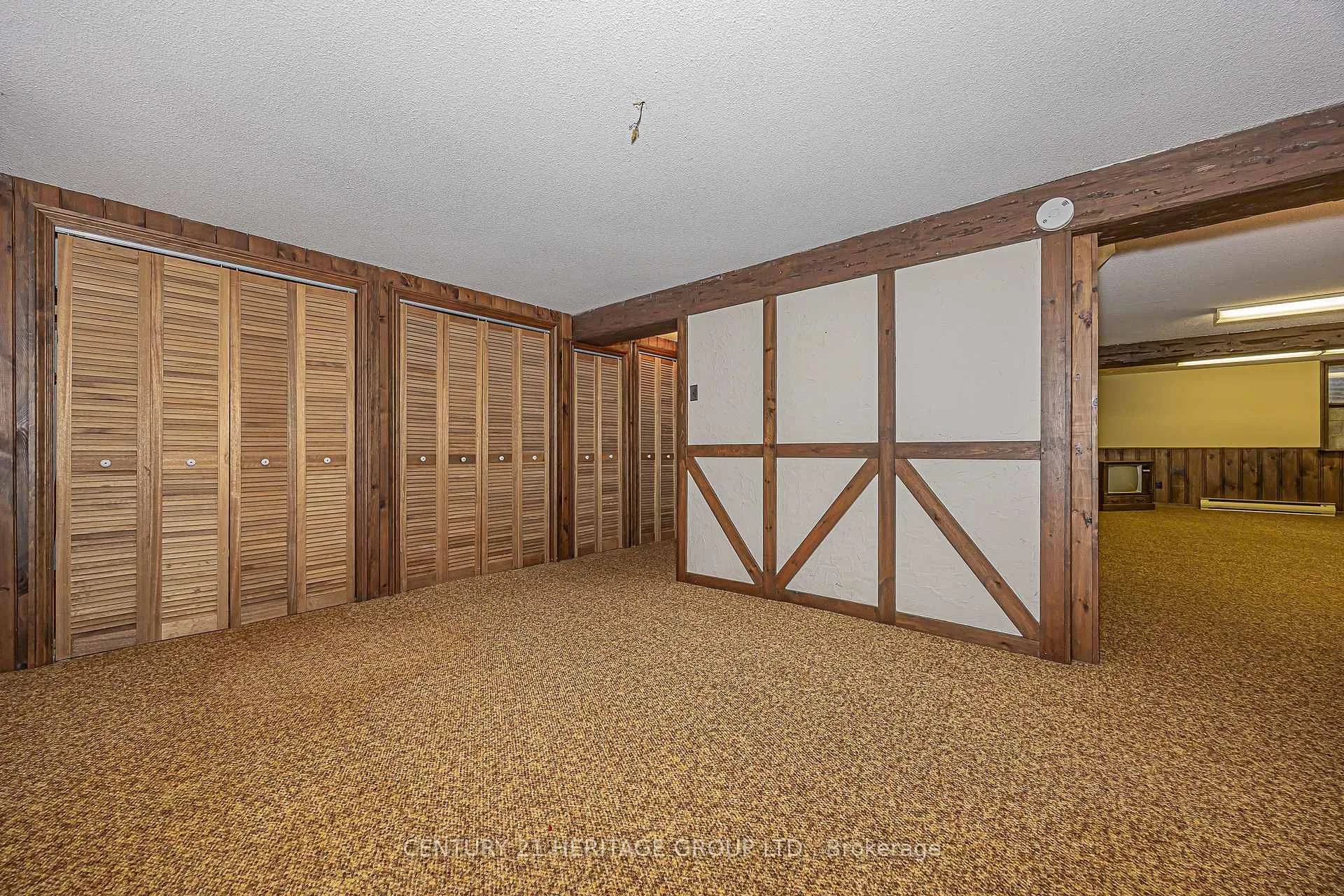 Photo 32 of 62 Fairway Drive, Aurora, Aurora Highlands — HOMEH