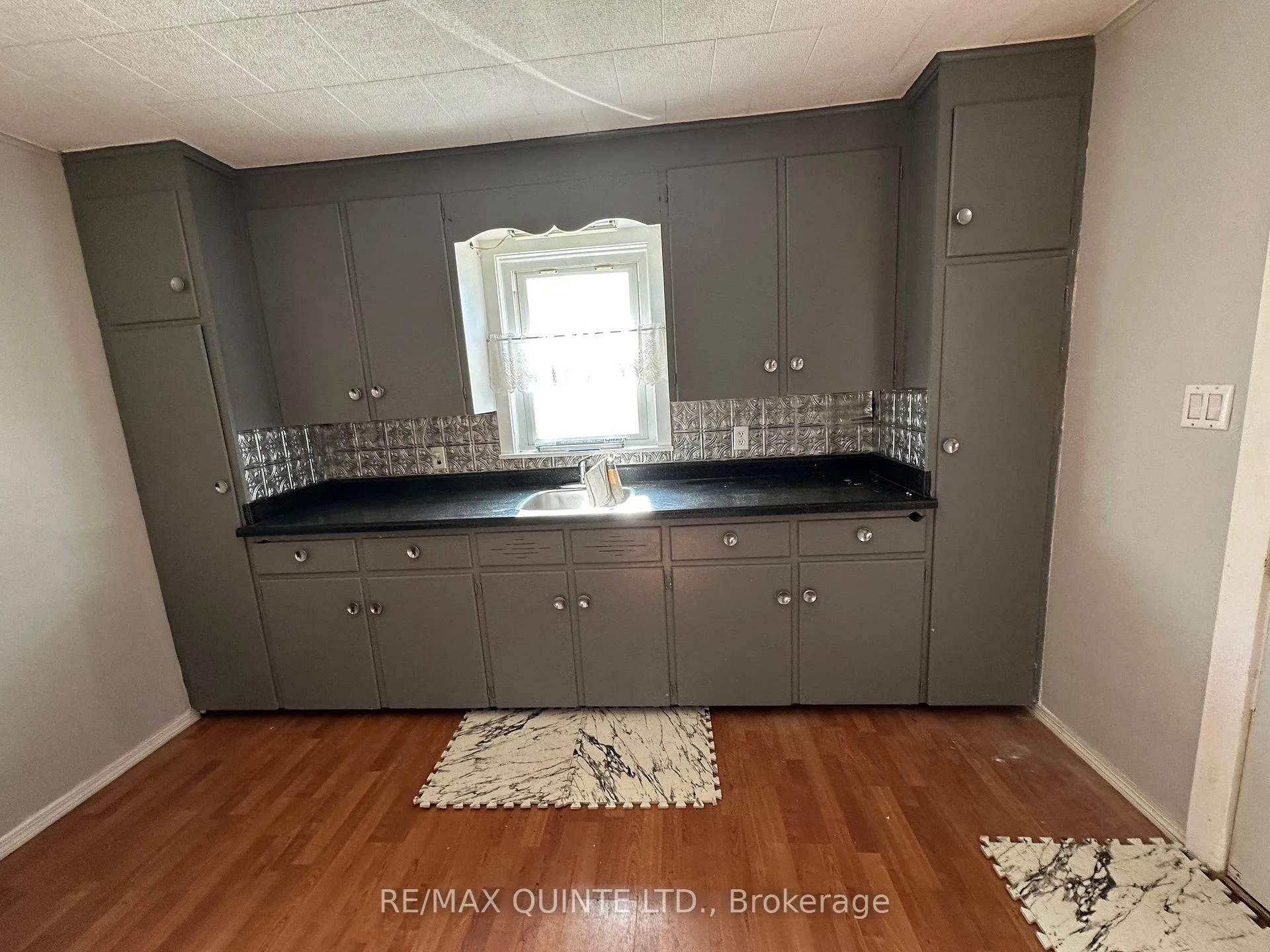 Photo 5 of 8 Butler Street E, Brighton — HOMEH