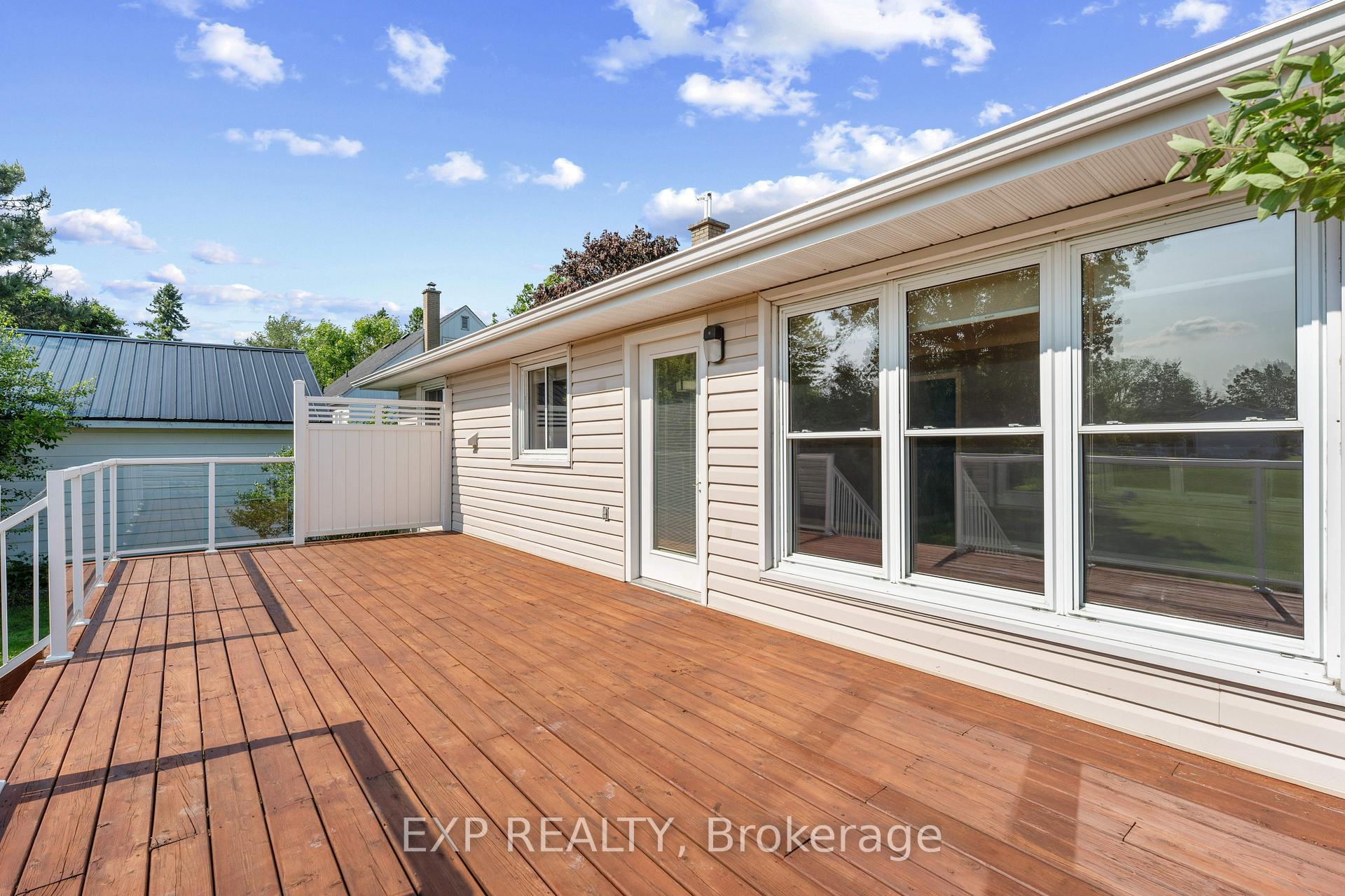Photo 6 of 450 Coronation Boulevard, Loyalist, Amherstview — HOMEH