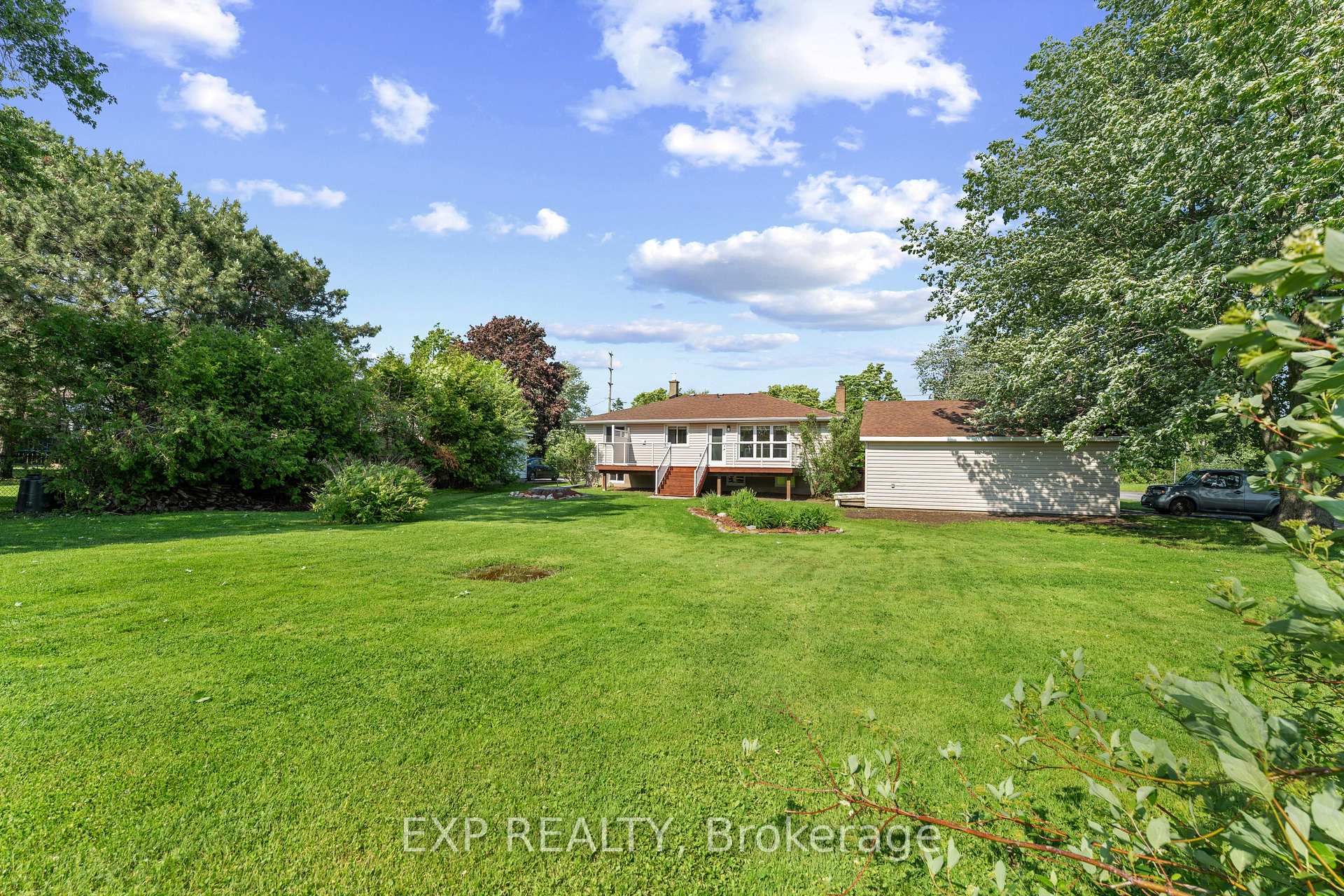 Photo 10 of 450 Coronation Boulevard, Loyalist, Amherstview — HOMEH