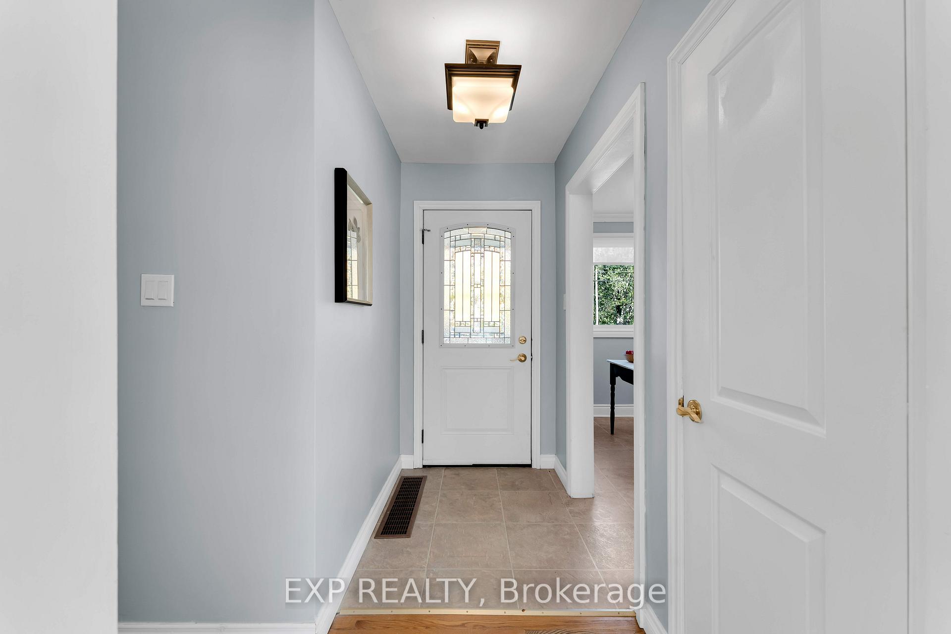 Photo 12 of 450 Coronation Boulevard, Loyalist, Amherstview — HOMEH