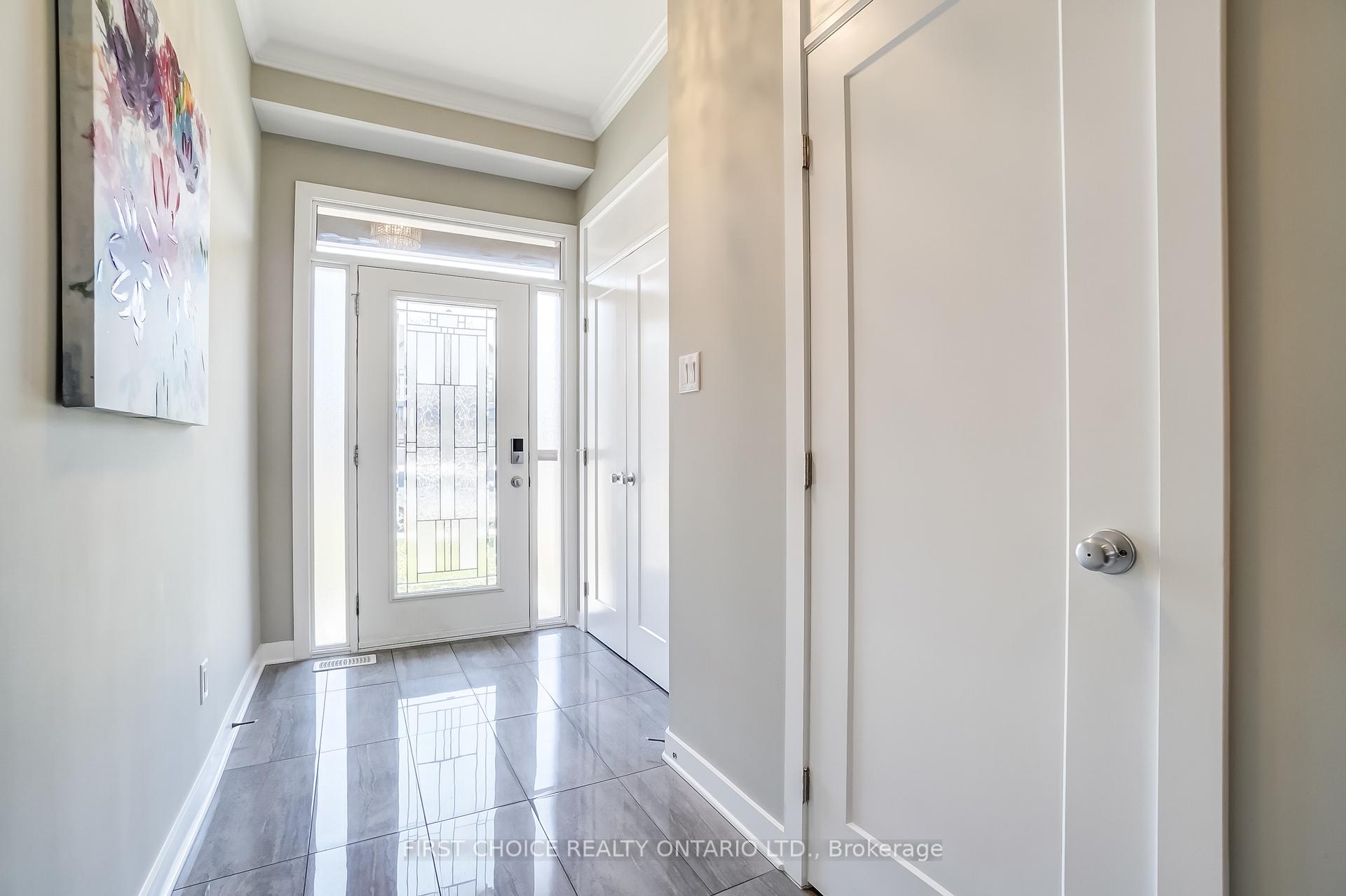 Photo 2 of 271 Avro Circle, Ottawa, CFB Rockcliffe and Area — HOMEH
