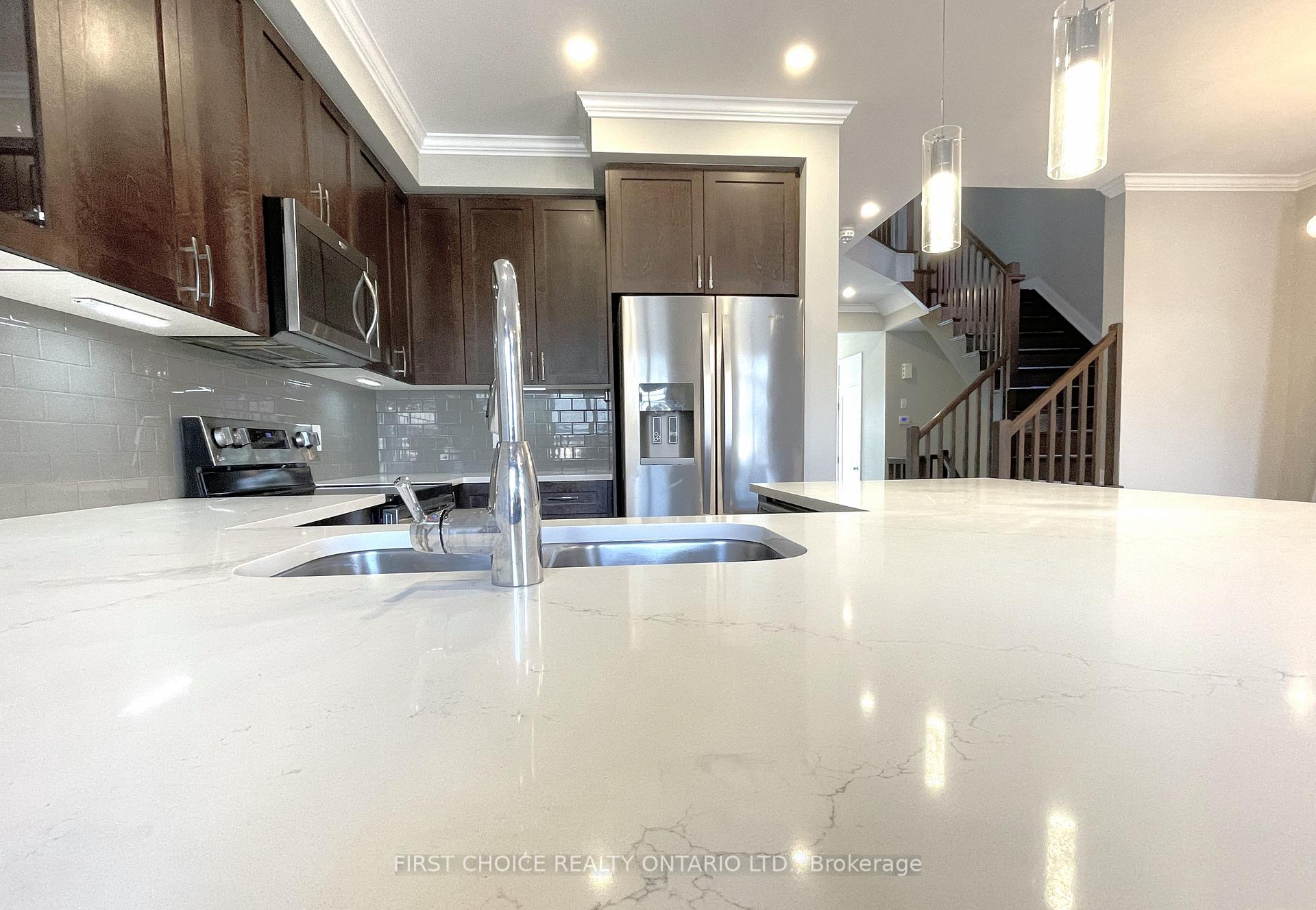 Photo 9 of 271 Avro Circle, Ottawa, CFB Rockcliffe and Area — HOMEH