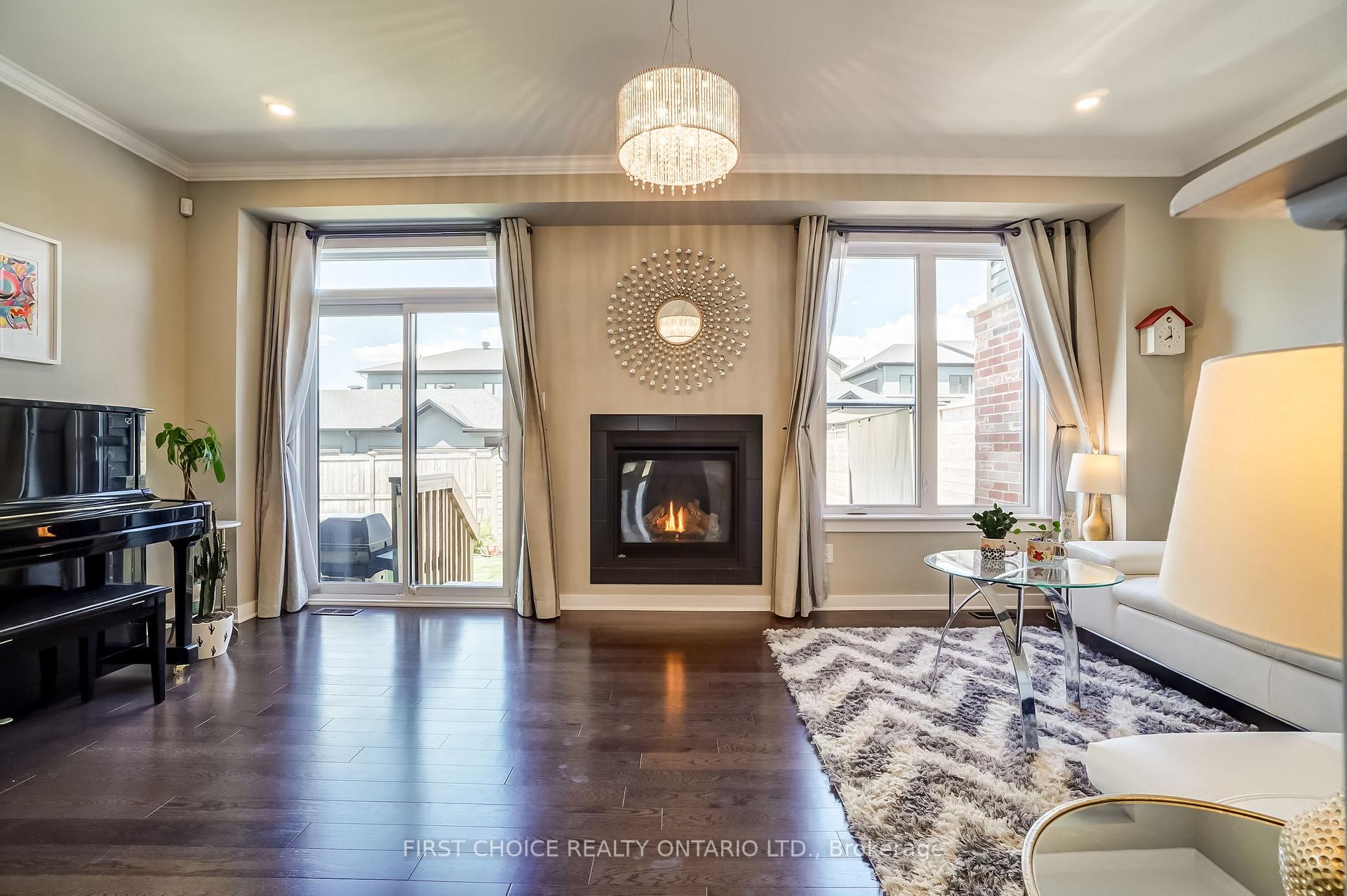 Photo 10 of 271 Avro Circle, Ottawa, CFB Rockcliffe and Area — HOMEH