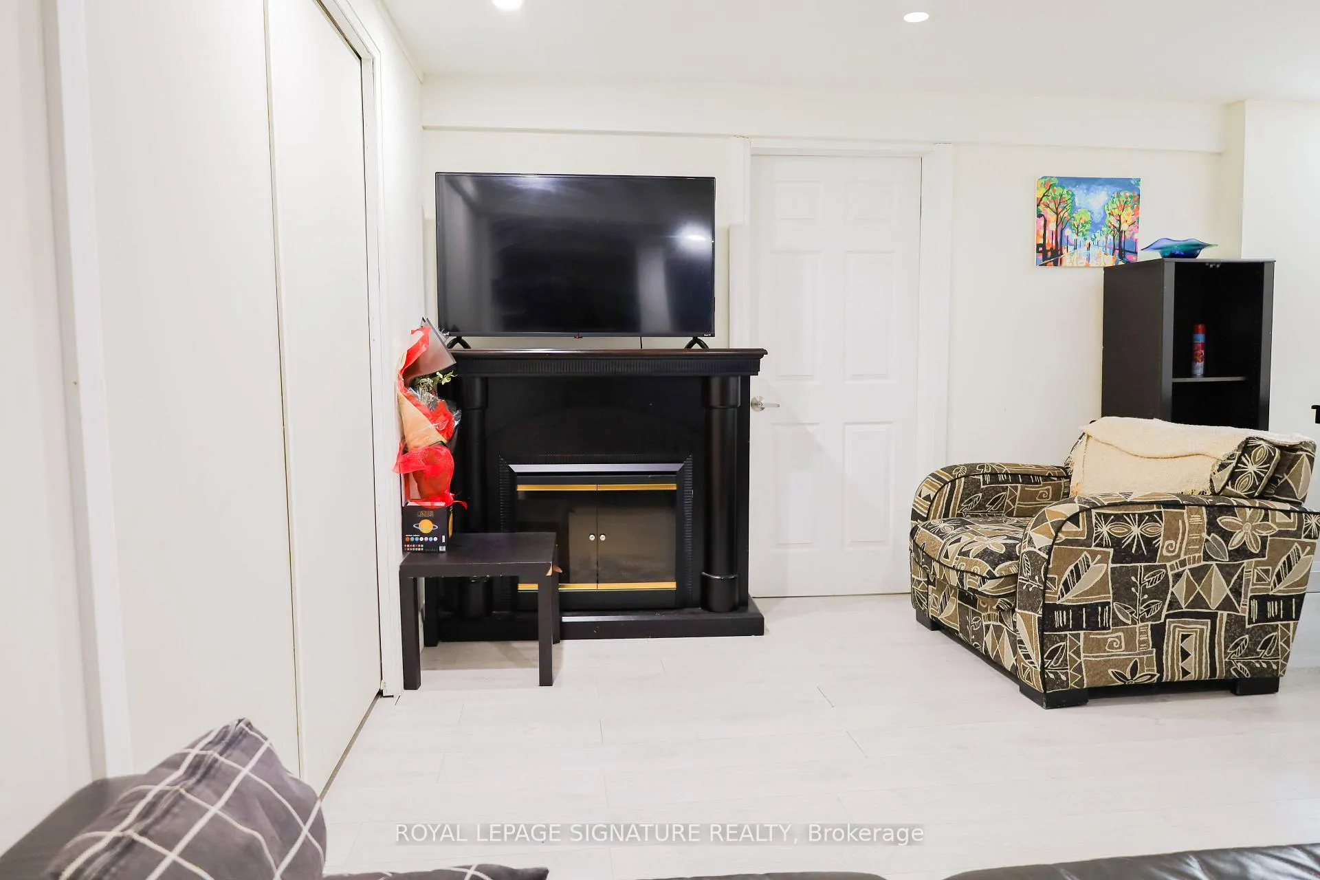 Photo 6 of Unit Basement Apt1, 273 Centre Street, Brampton, Brampton North — HOMEH