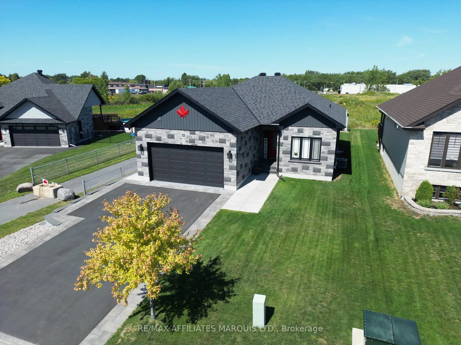 Photo 2 of 109 Bellwood Drive, Cornwall — HOMEH