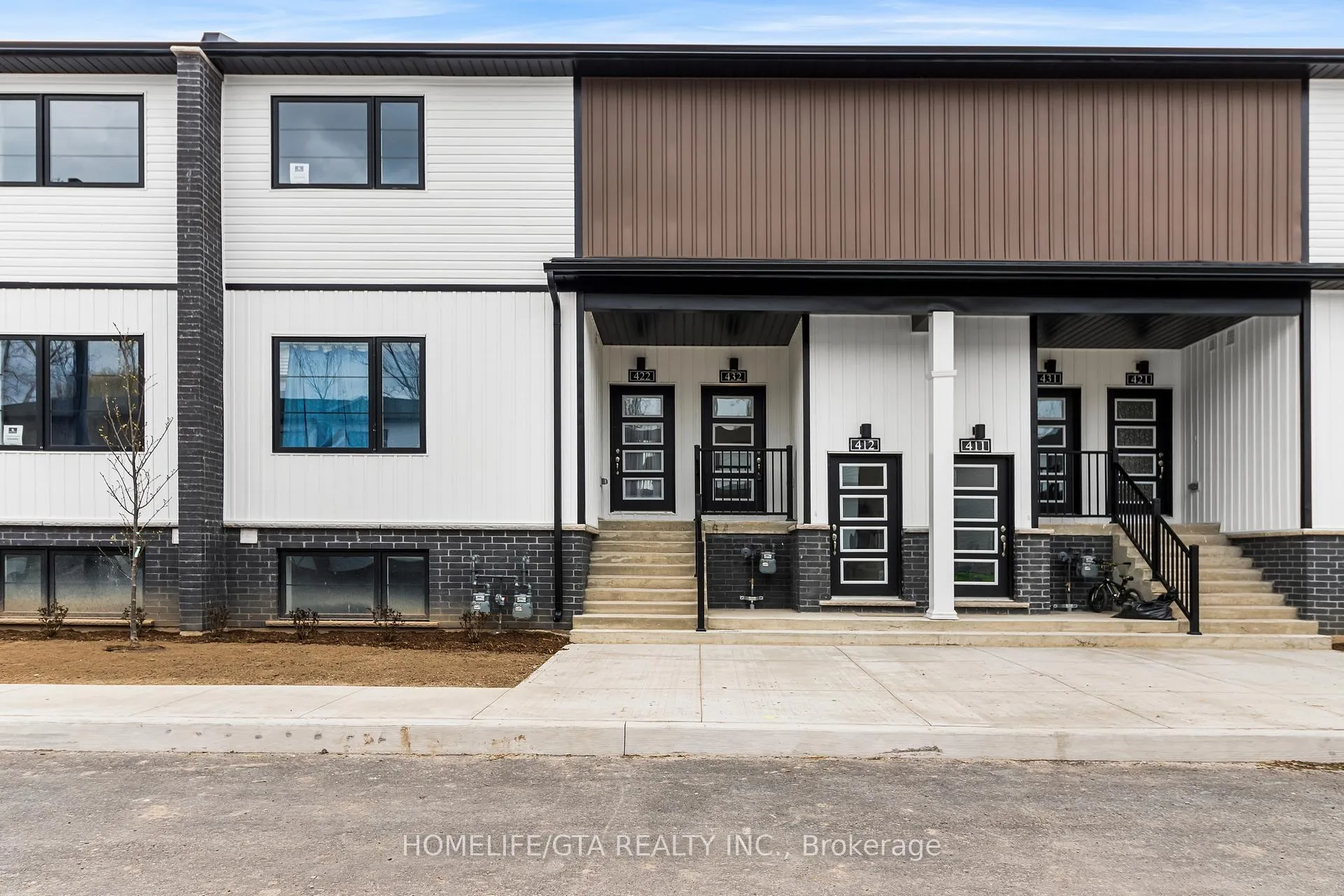 Front of Unit 432, 4263 Fourth Avenue